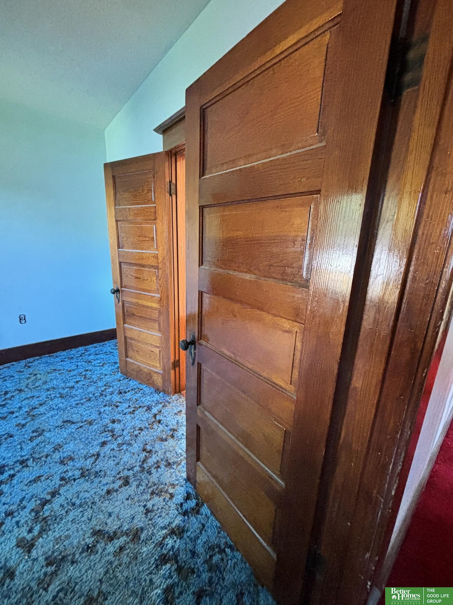 105 E 5 Street