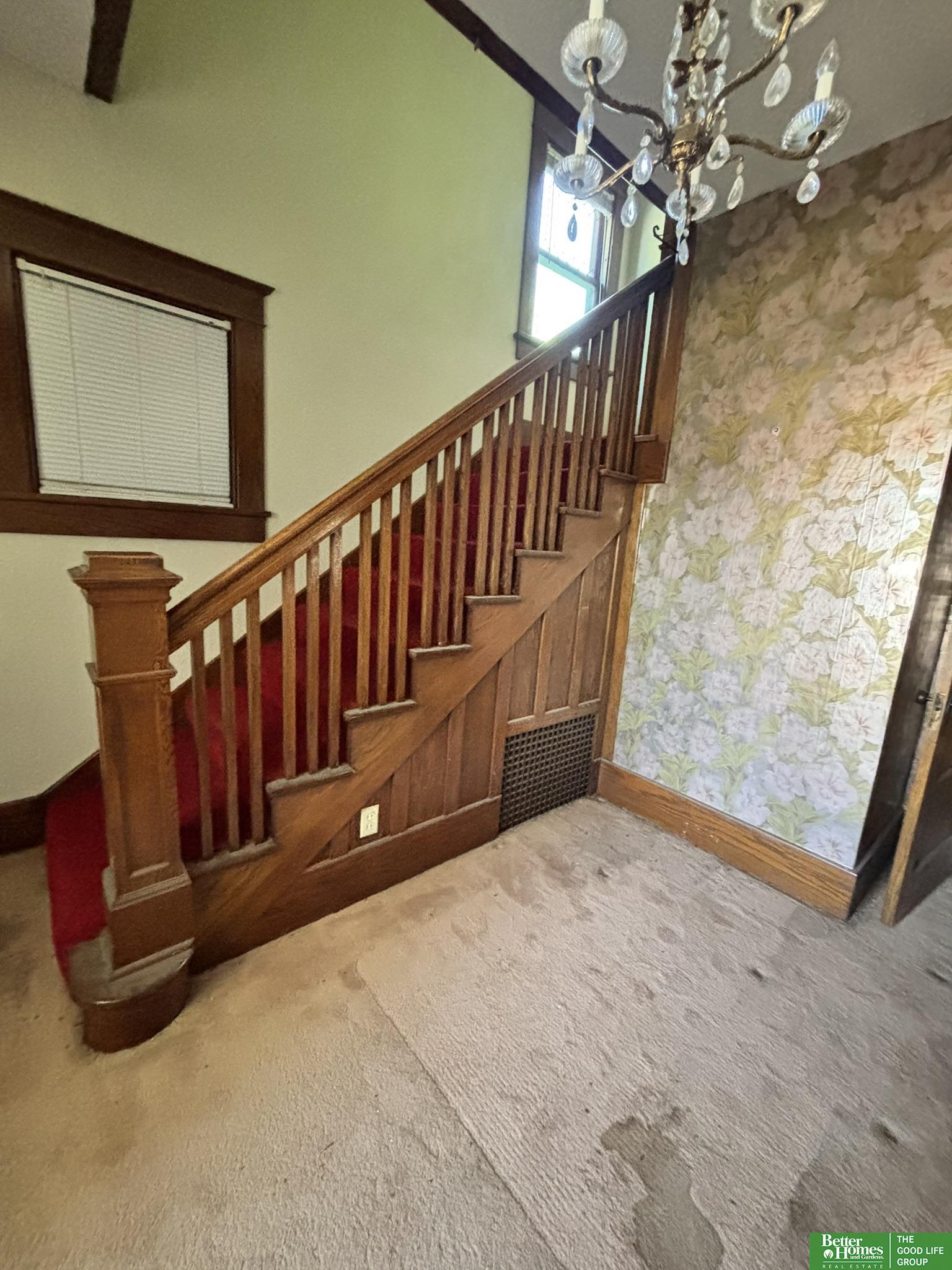 105 E 5 Street