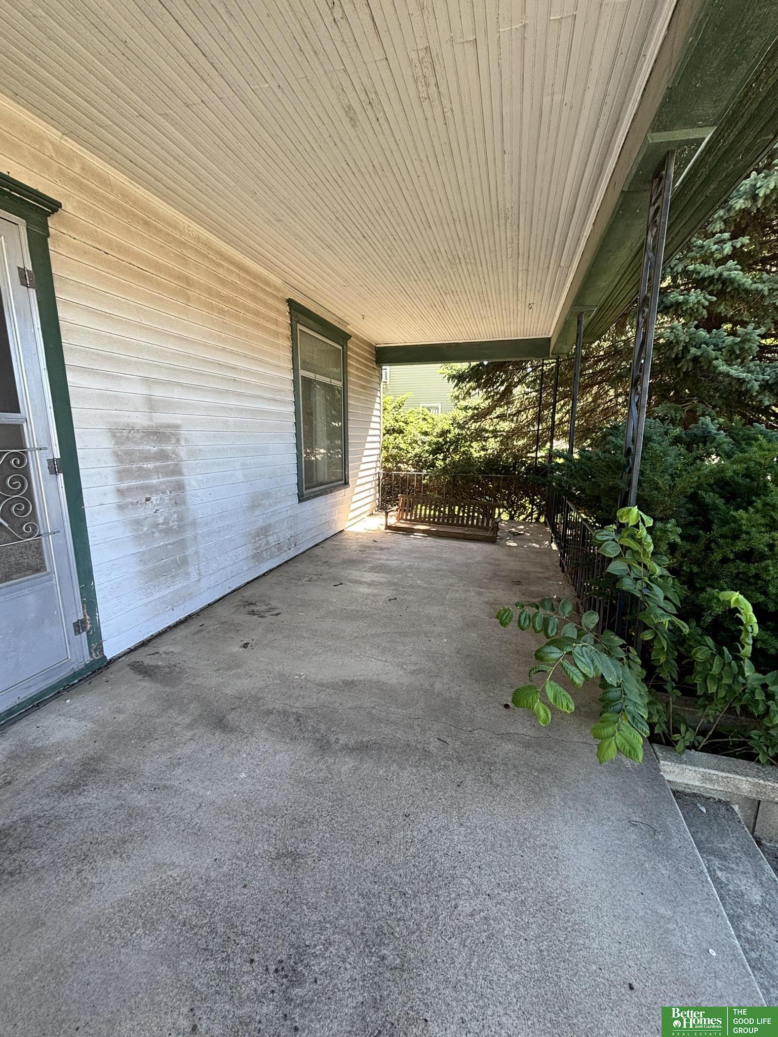 105 E 5 Street