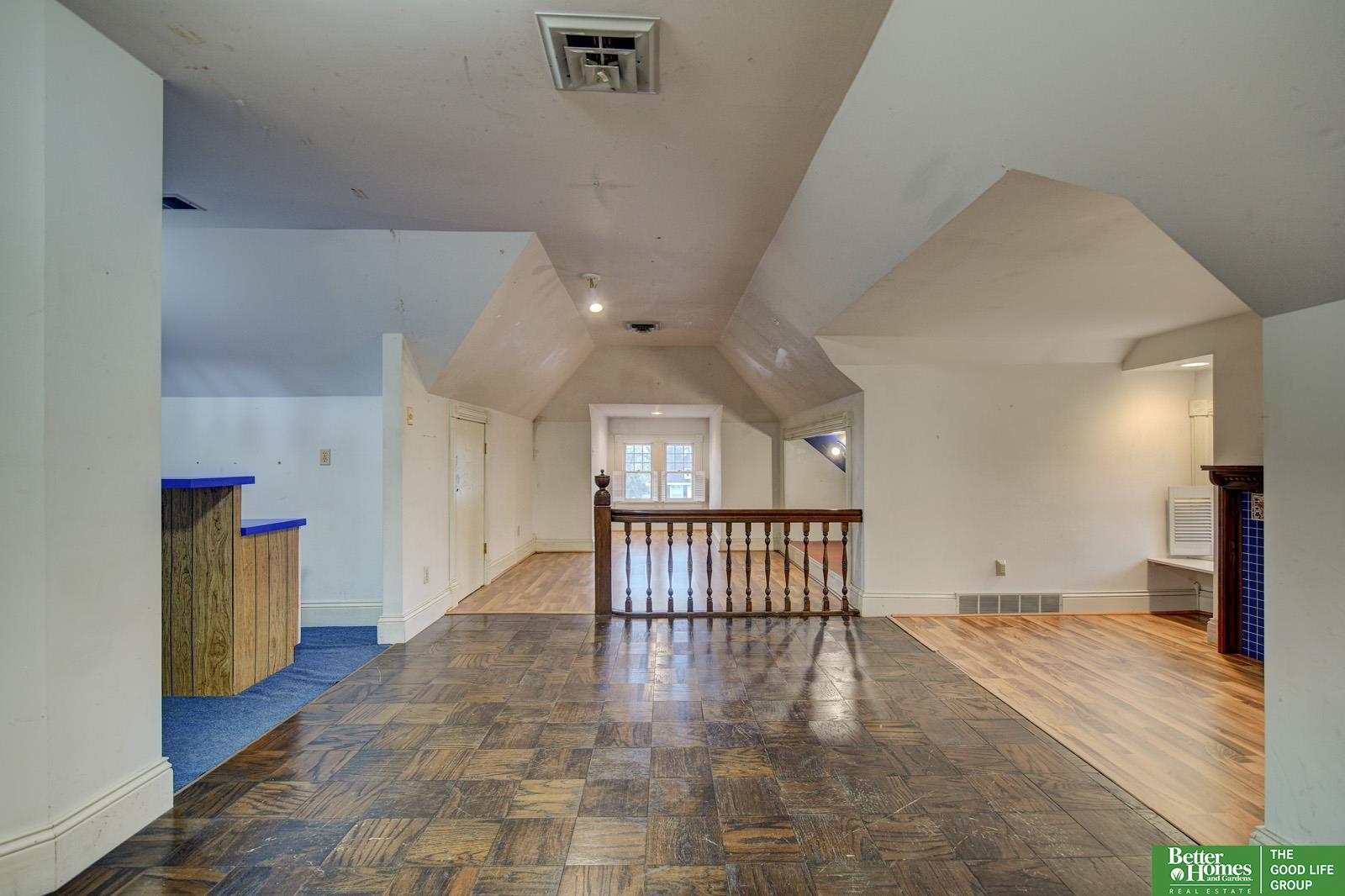 234 W 10th Street