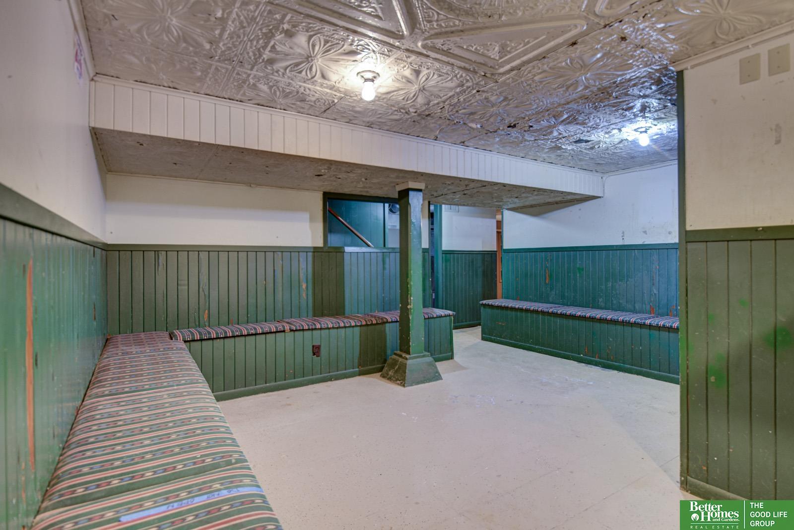 234 W 10th Street