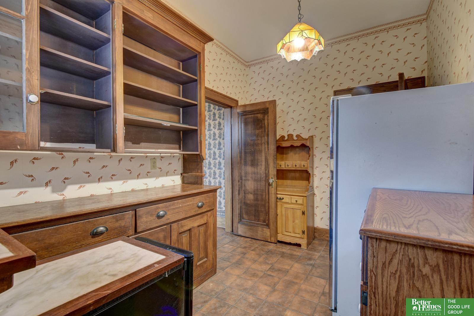 234 W 10th Street