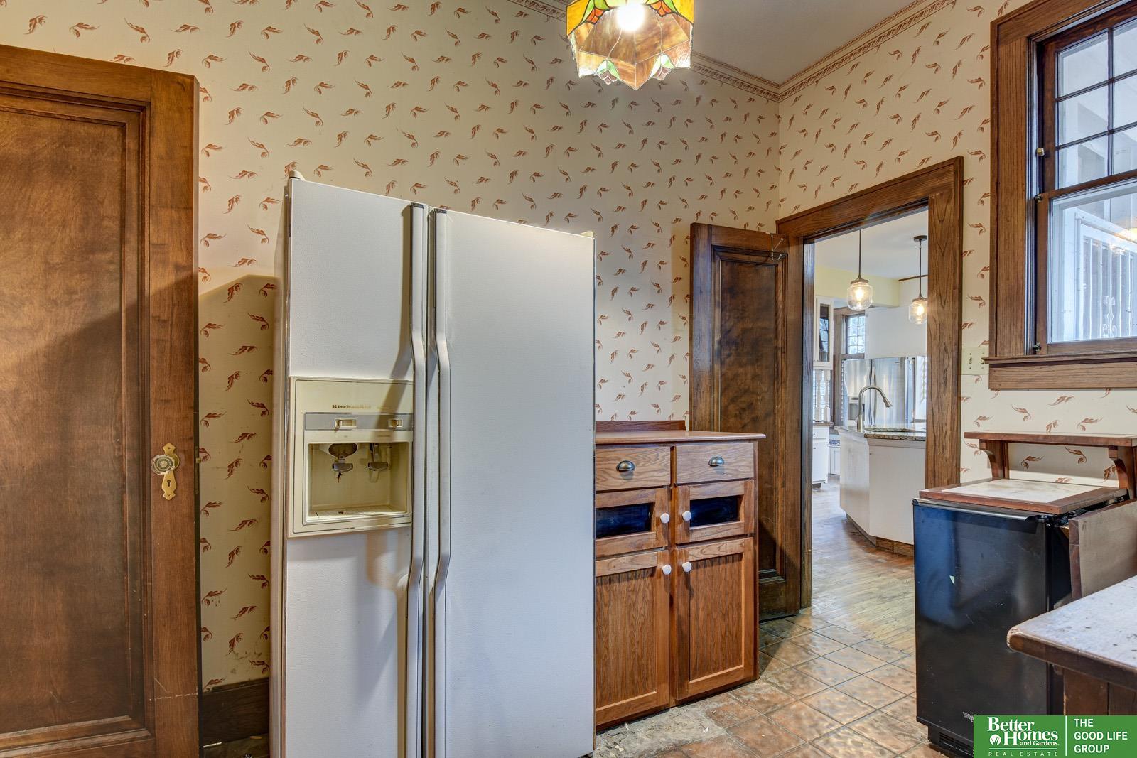 234 W 10th Street