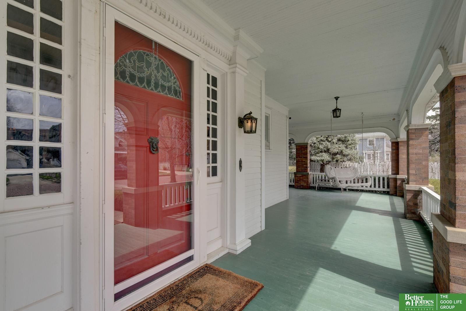 234 W 10th Street