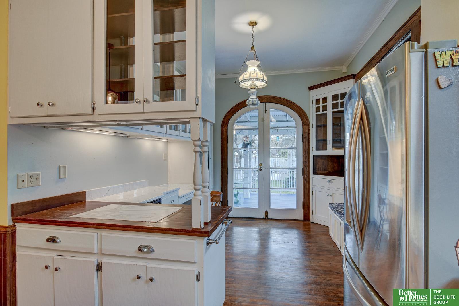 234 W 10th Street