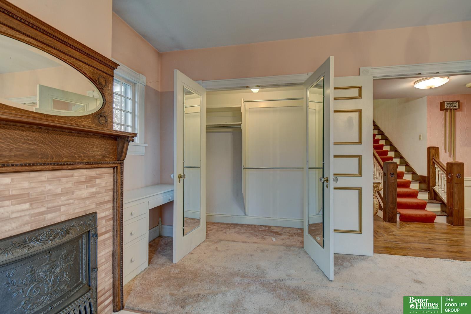 234 W 10th Street