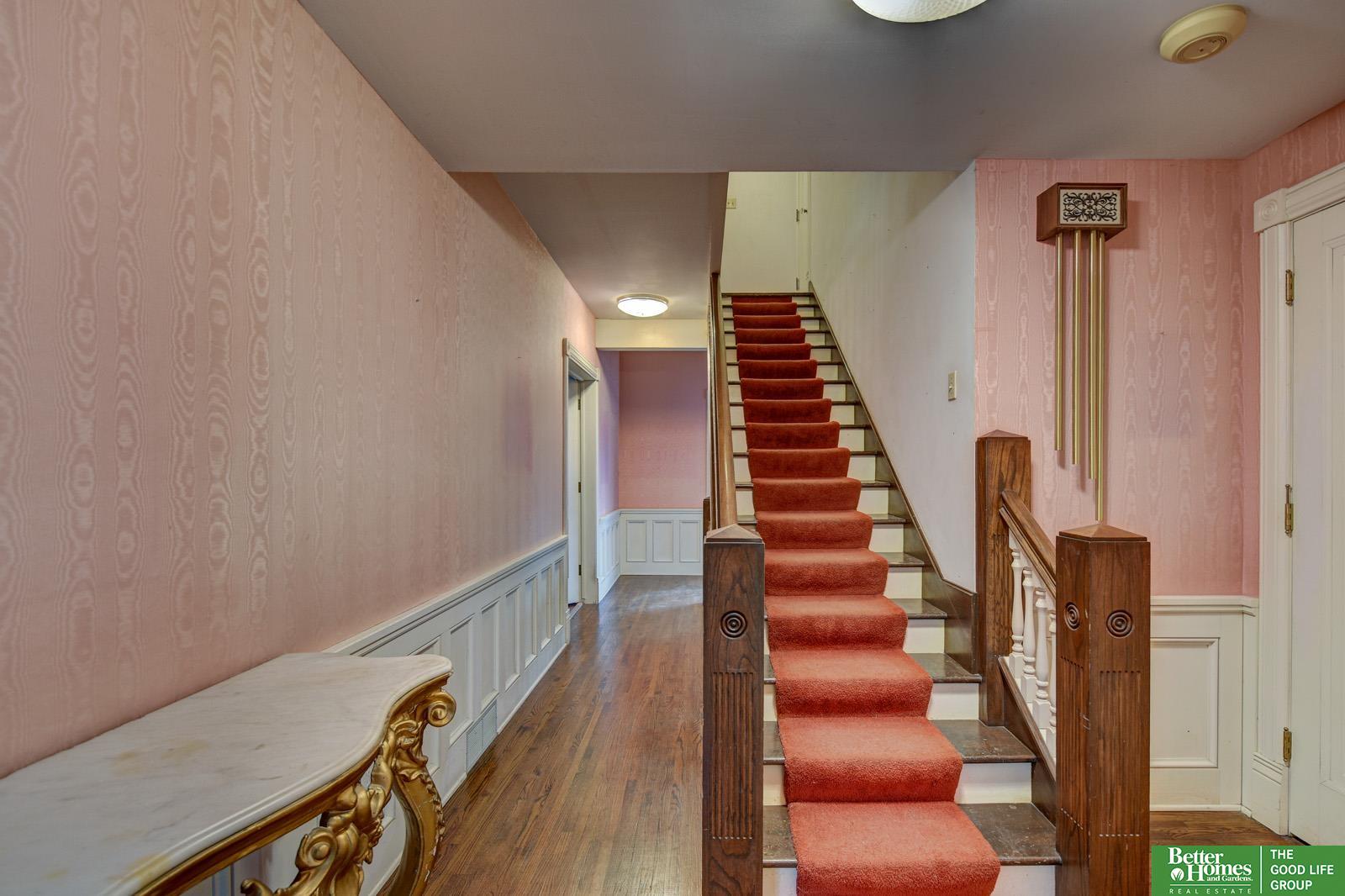 234 W 10th Street