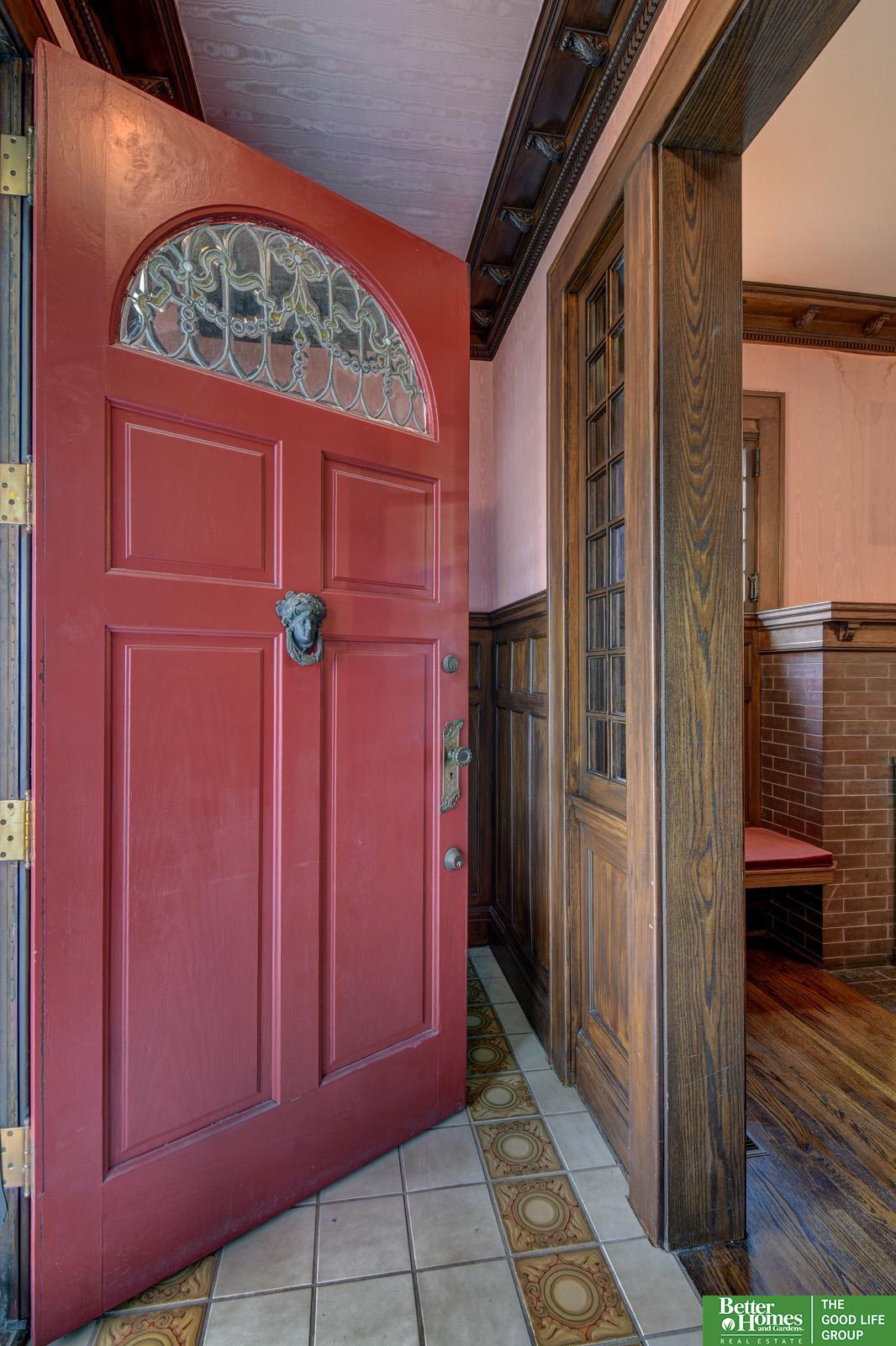 234 W 10th Street