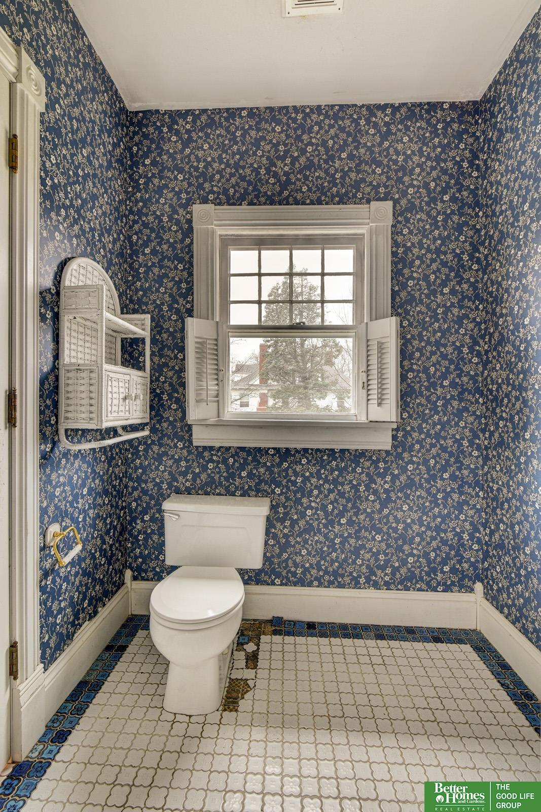 234 W 10th Street
