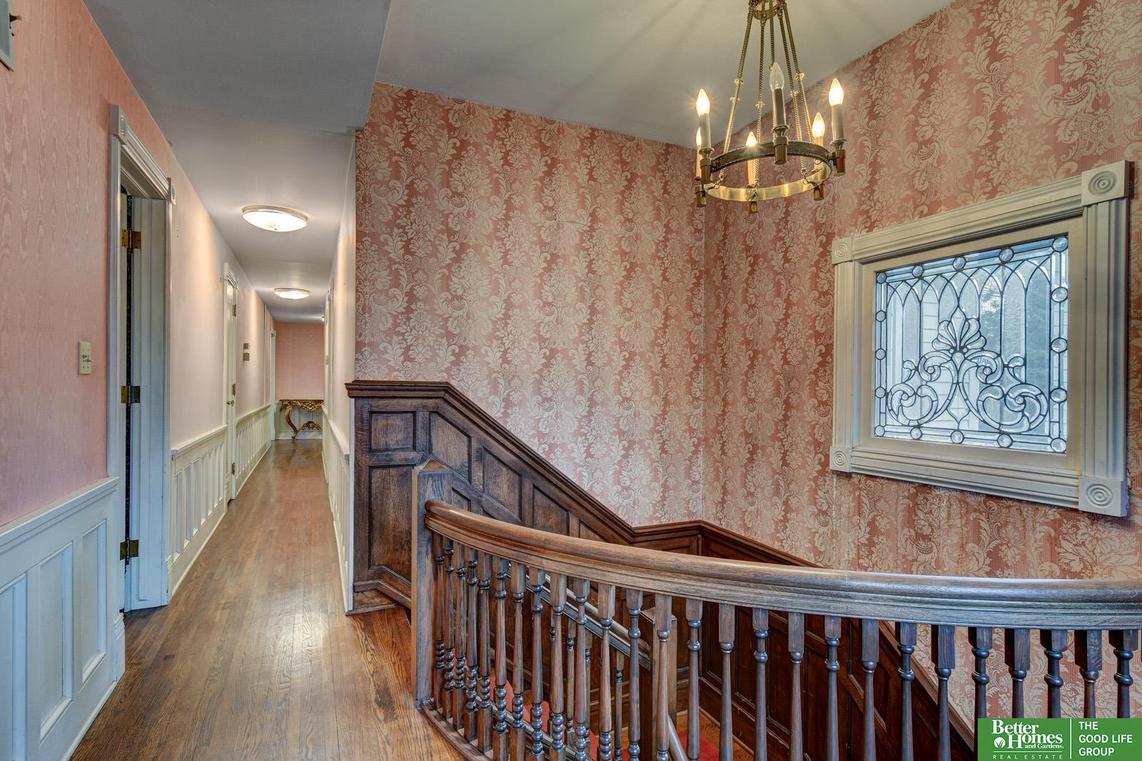 234 W 10th Street