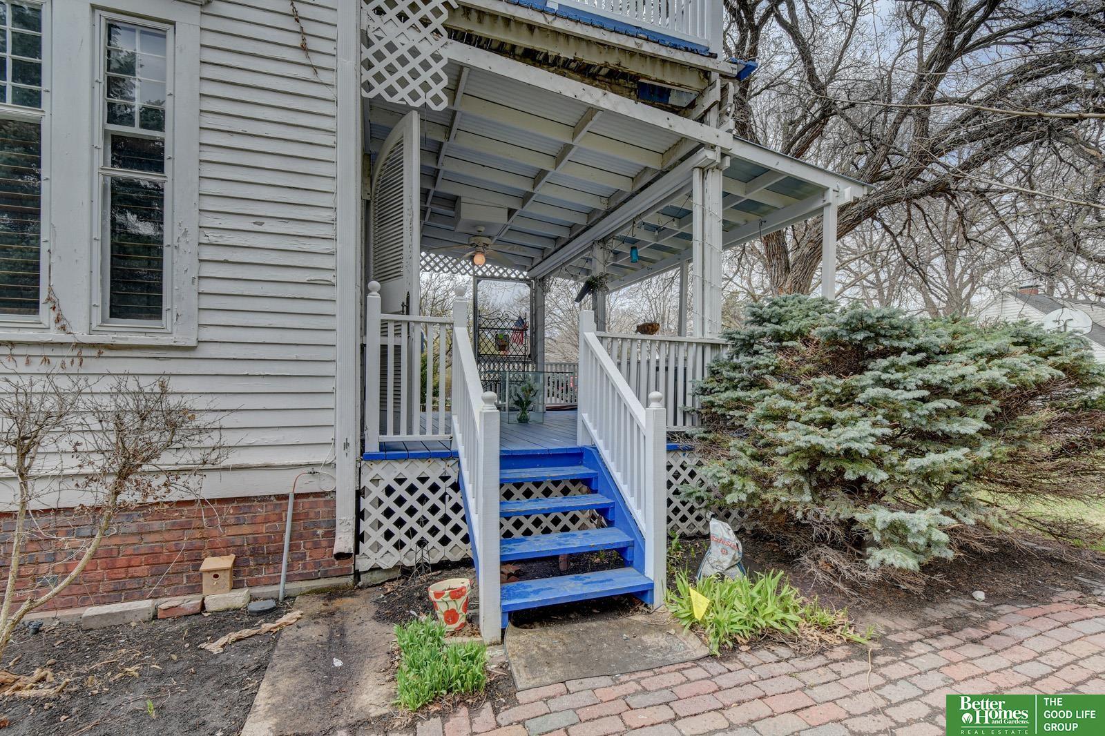 234 W 10th Street