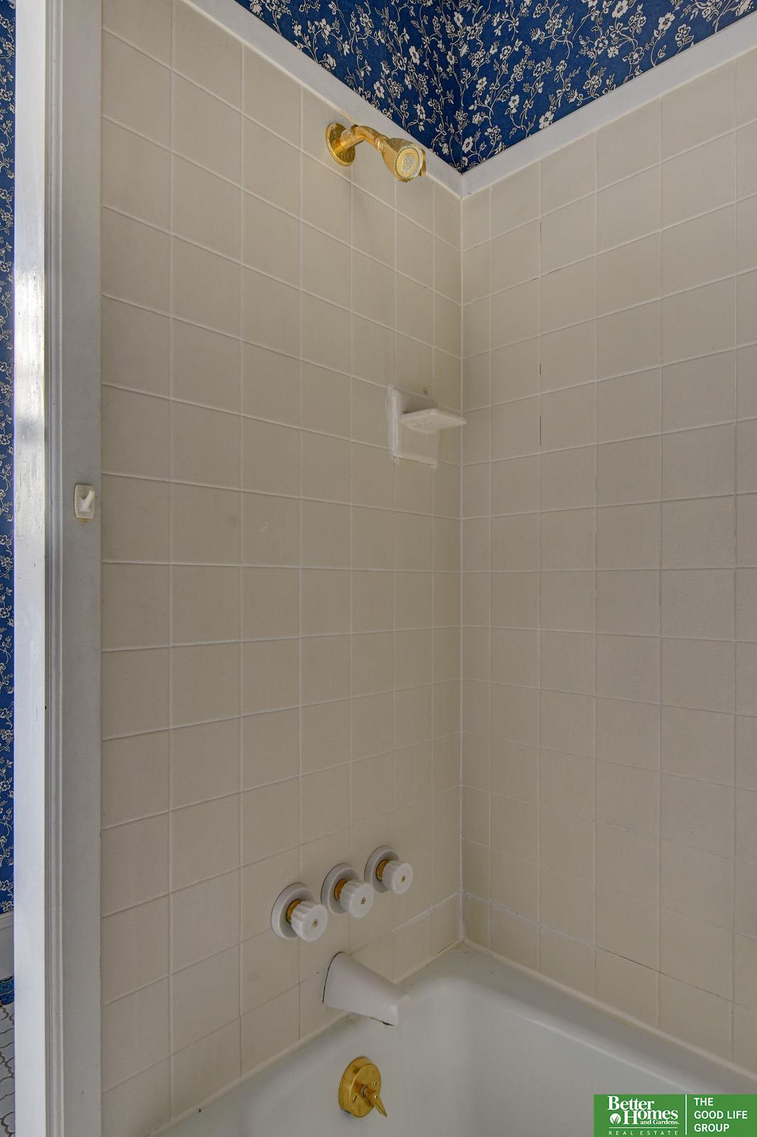 234 W 10th Street