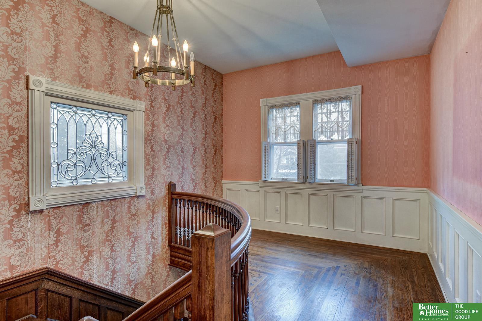 234 W 10th Street