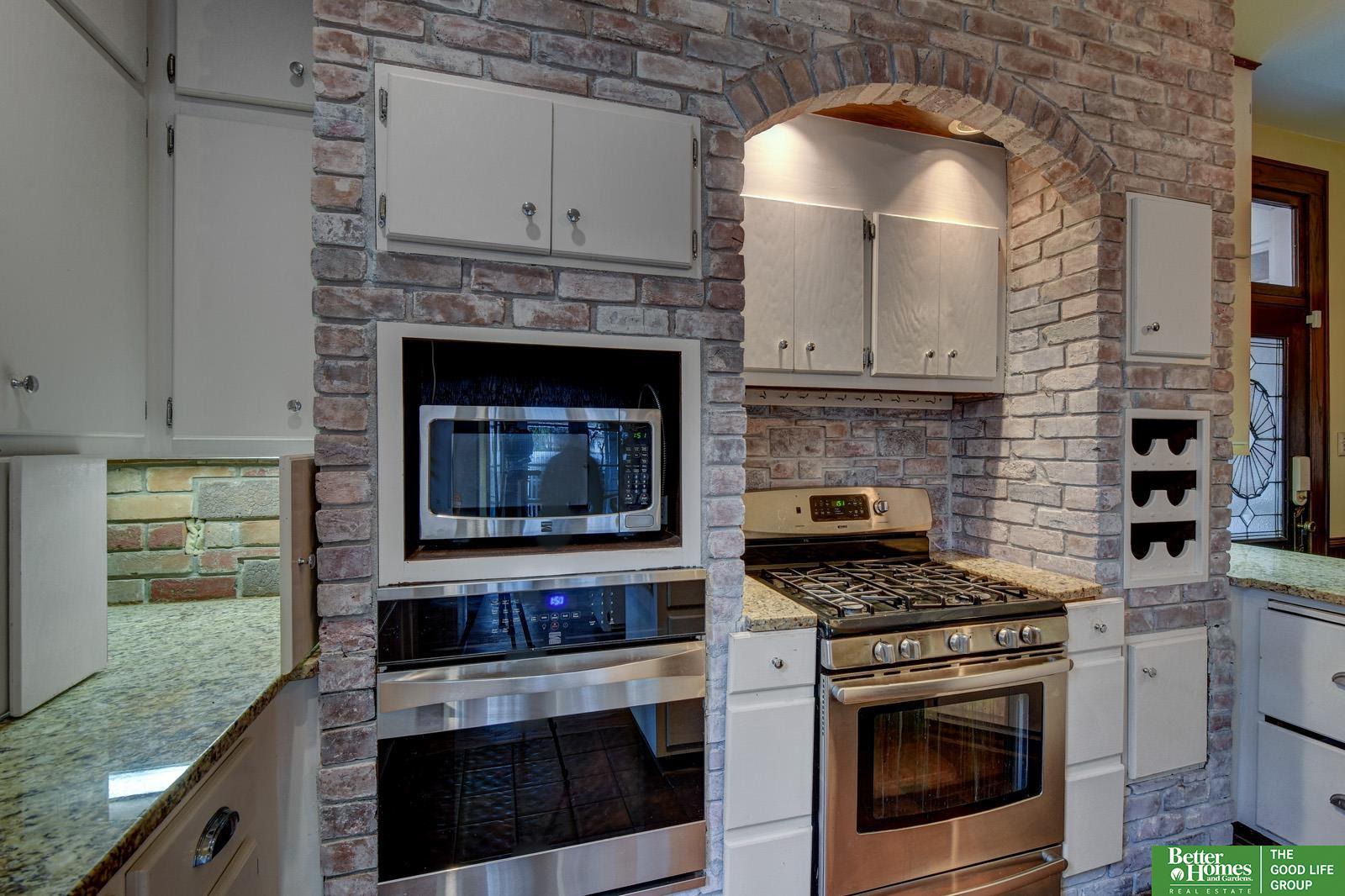 234 W 10th Street