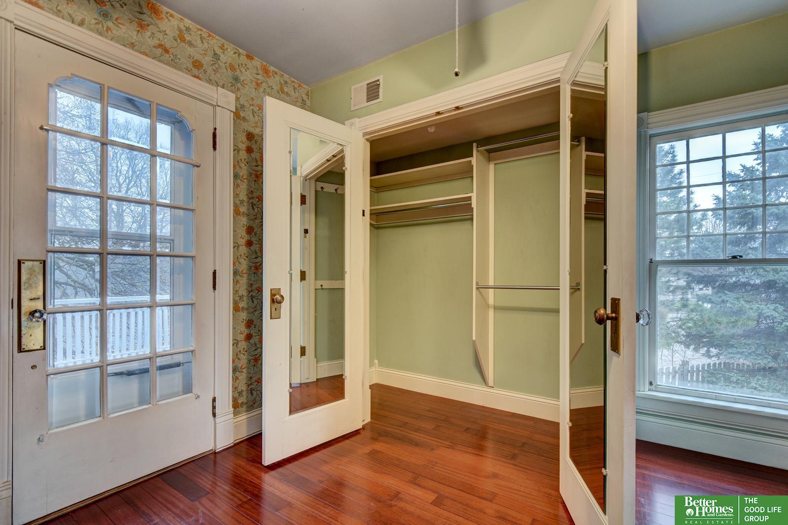 234 W 10th Street