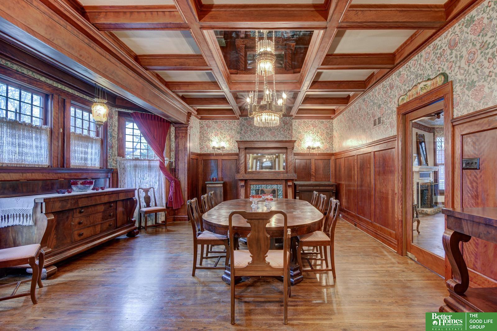 234 W 10th Street