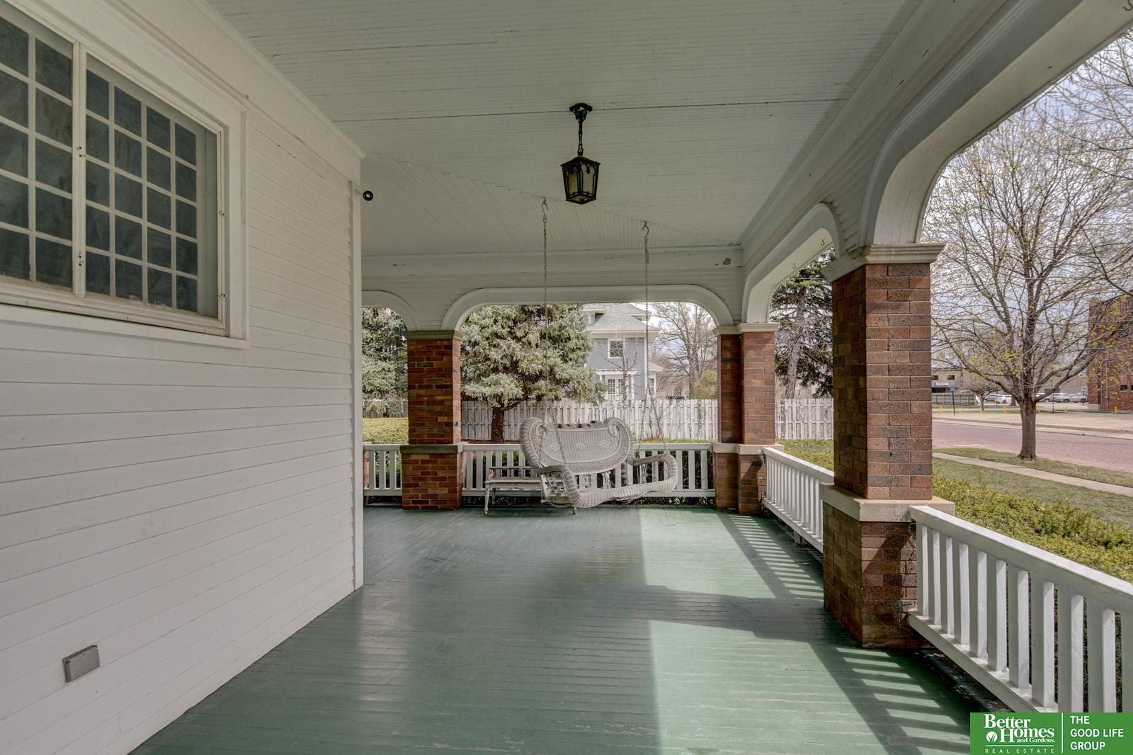 234 W 10th Street