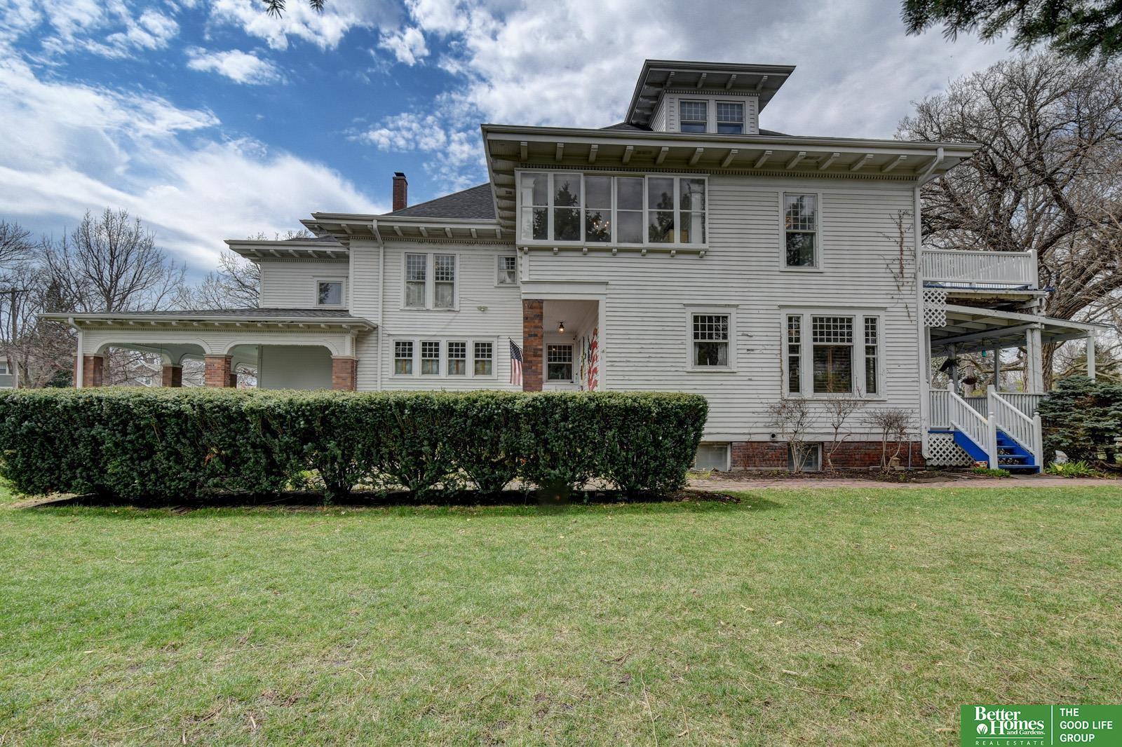 234 W 10th Street