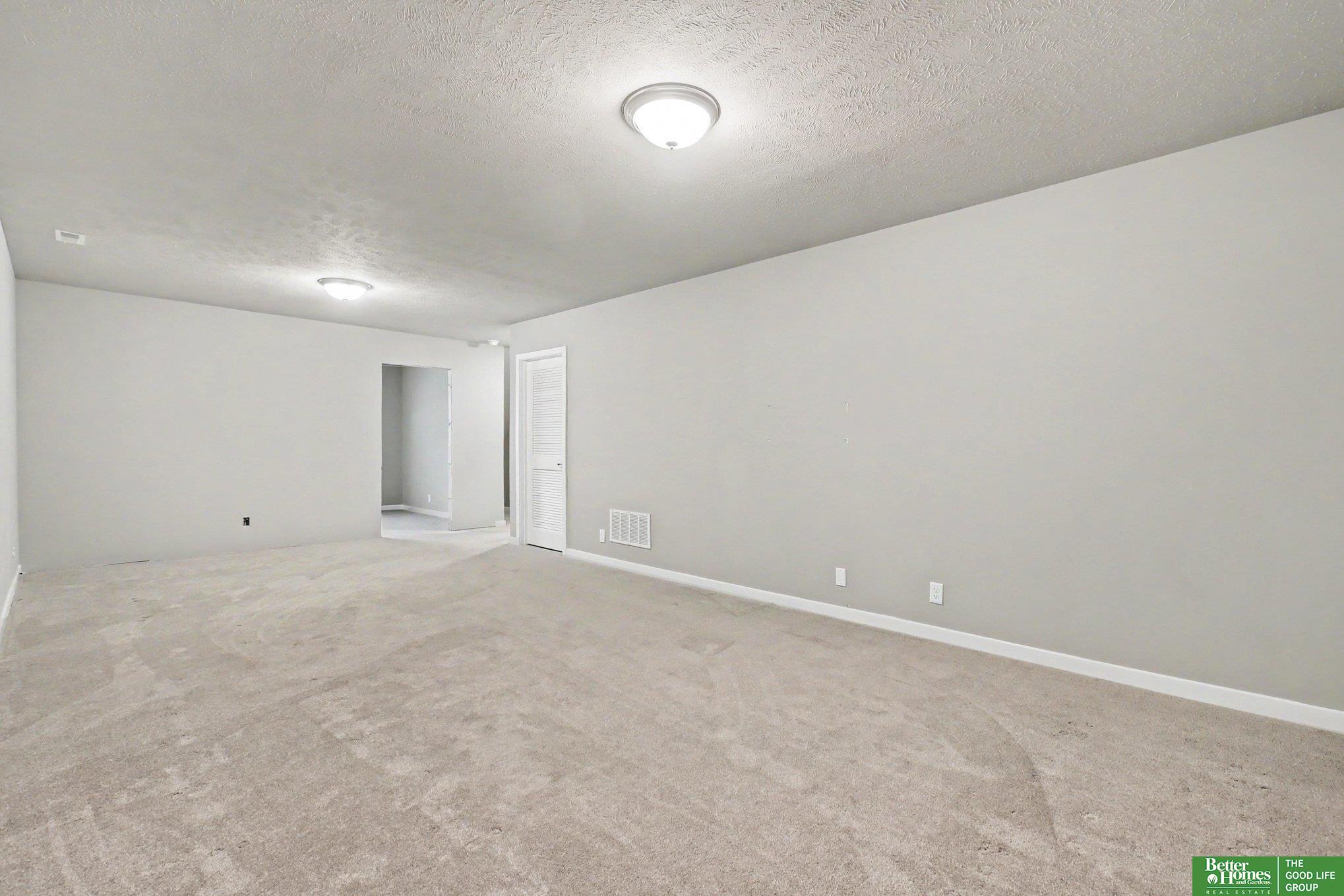 6307 N 169th Street