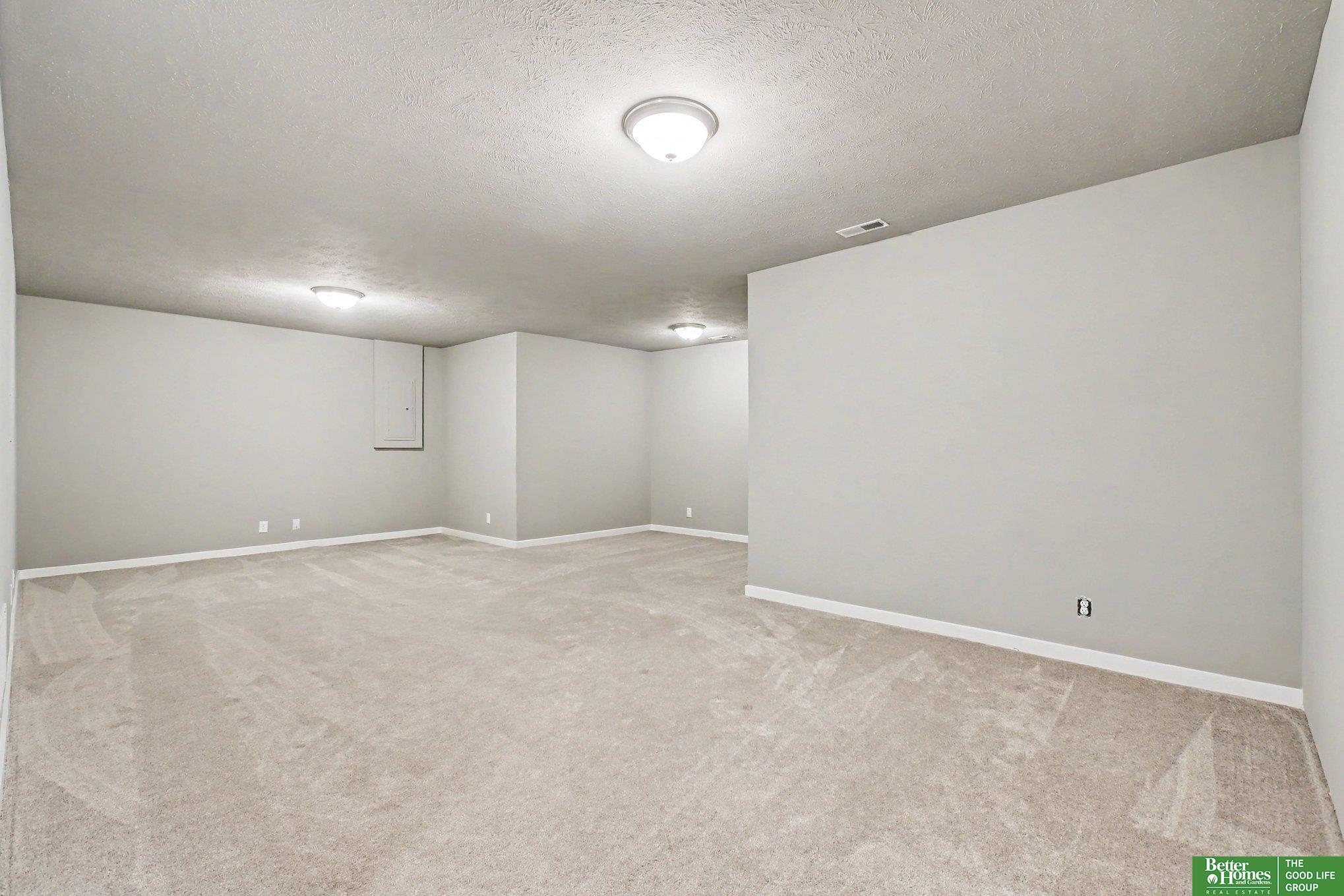 6307 N 169th Street