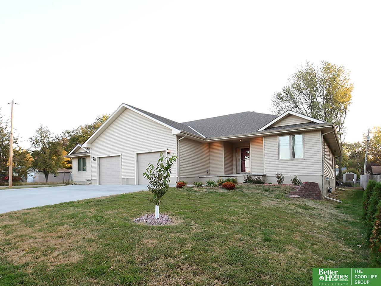 7801-7803 S 30th Street