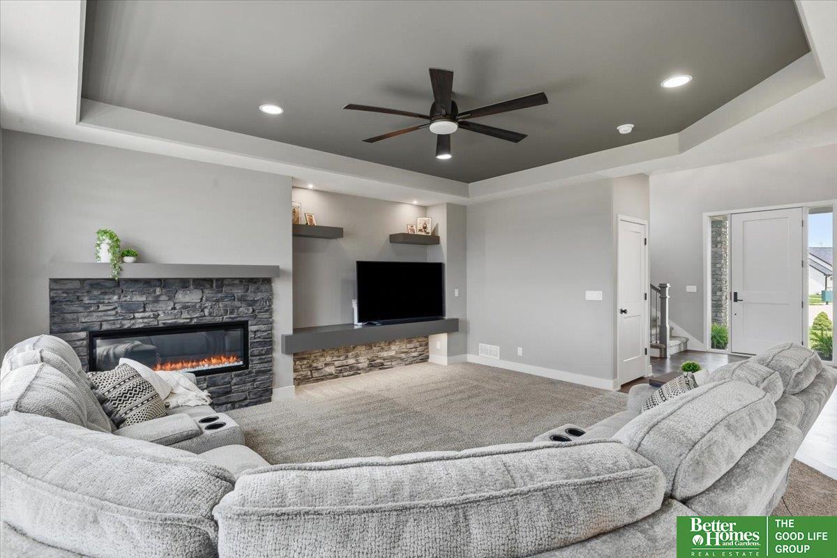 915 Elm Circle
