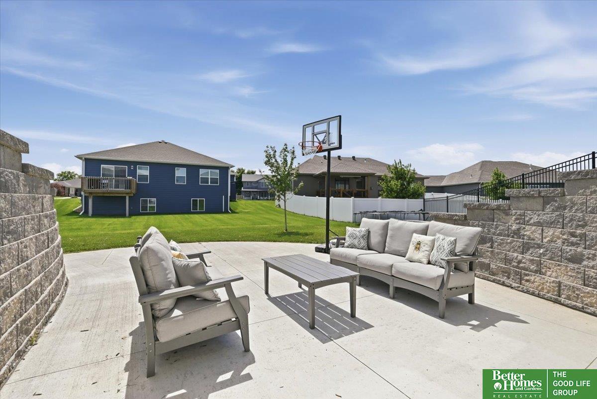915 Elm Circle