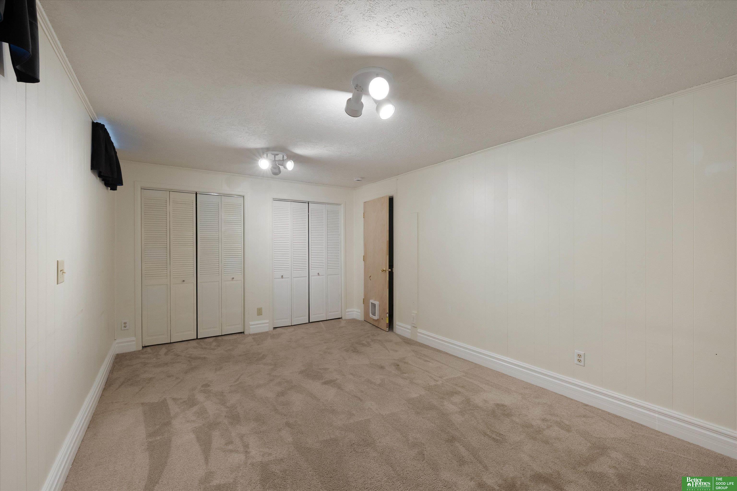 8480 Lakeview Drive