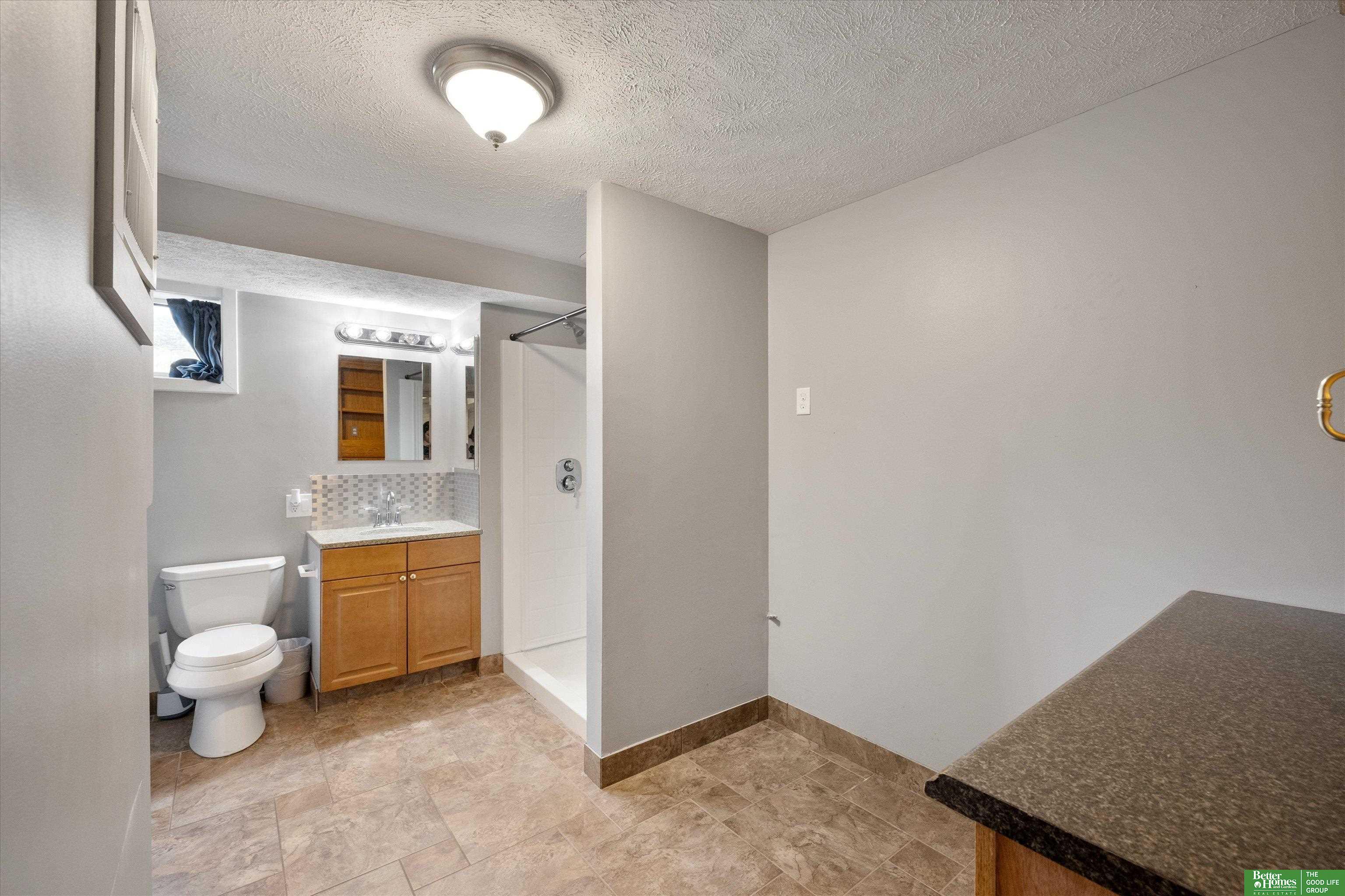 8480 Lakeview Drive