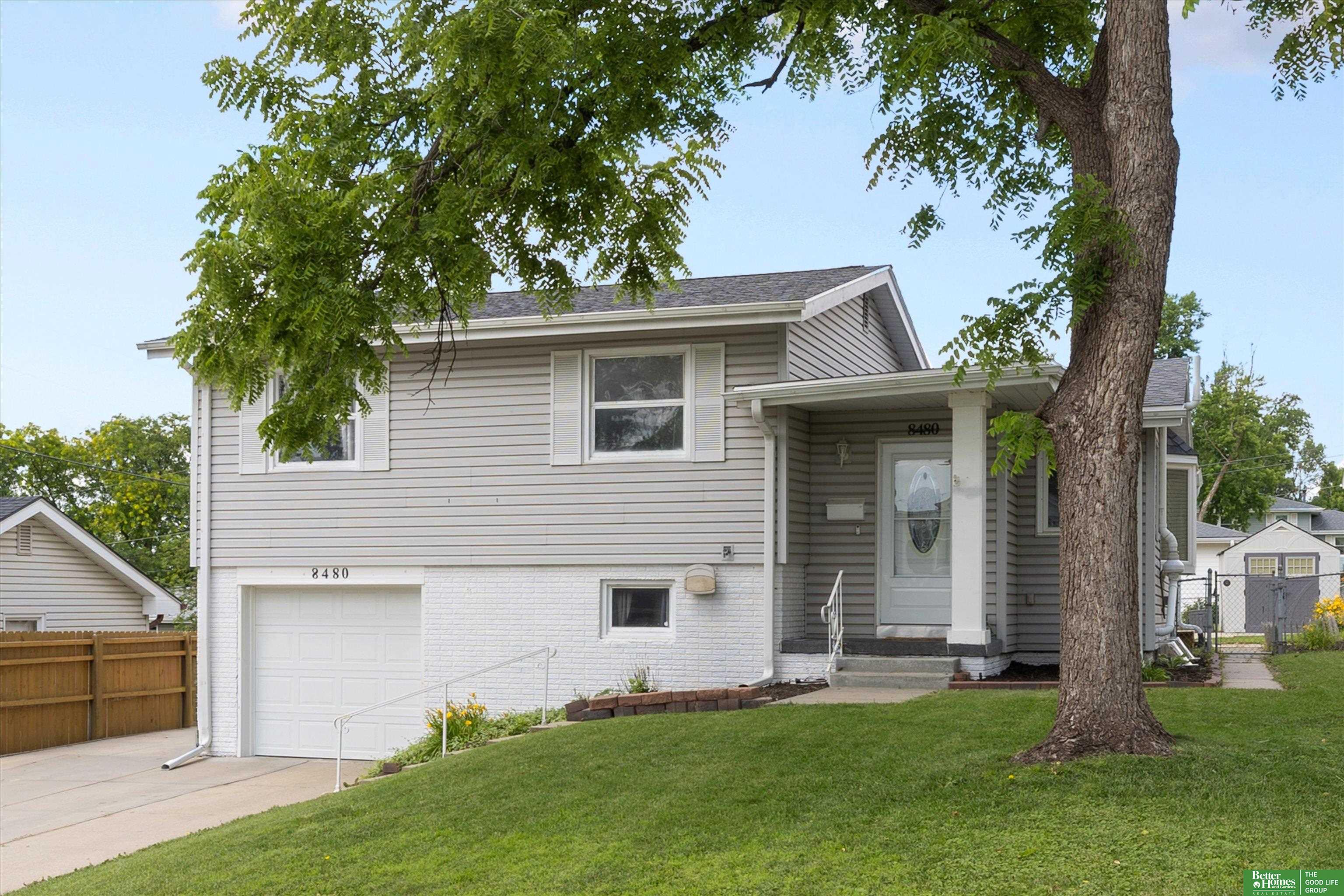 8480 Lakeview Drive