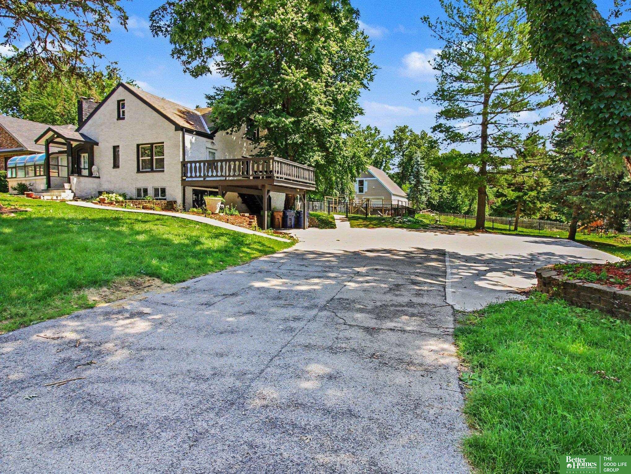 306 Bellevue Boulevard