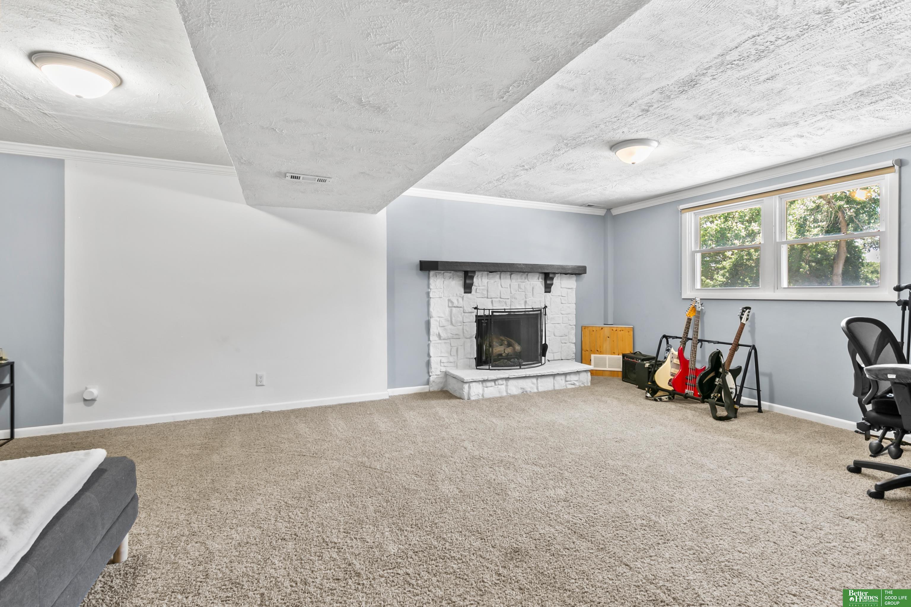 16708 William Street