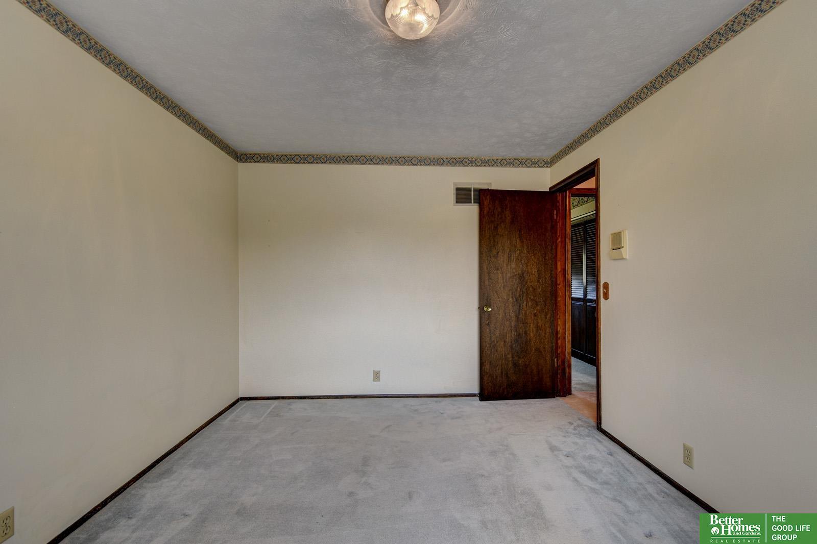 15116 Versaille Street