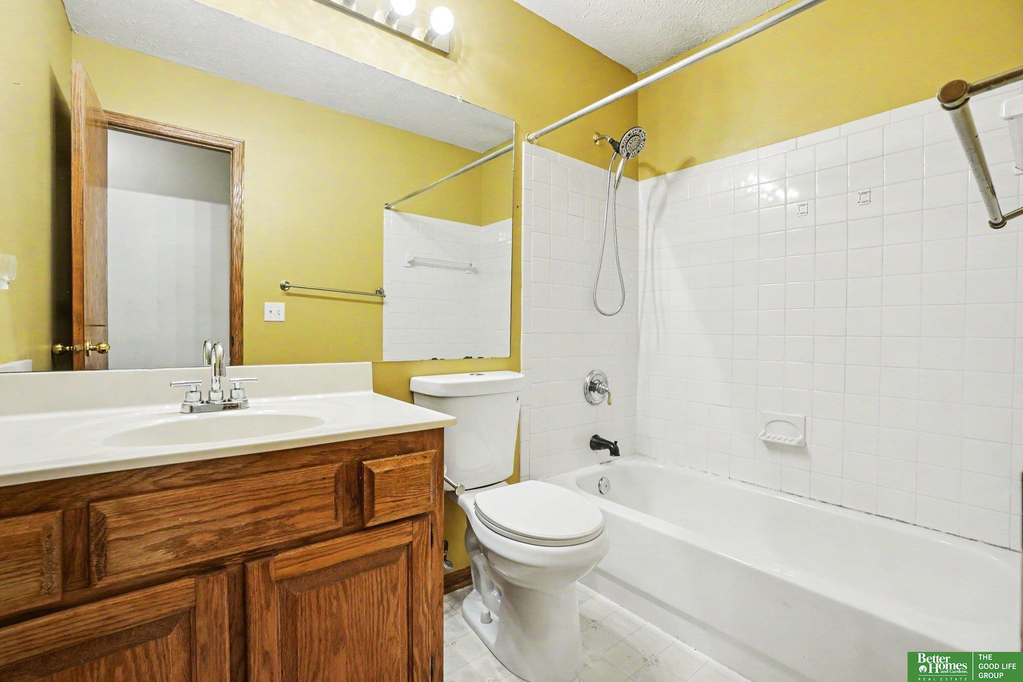 15116 Chalco Pointe Drive