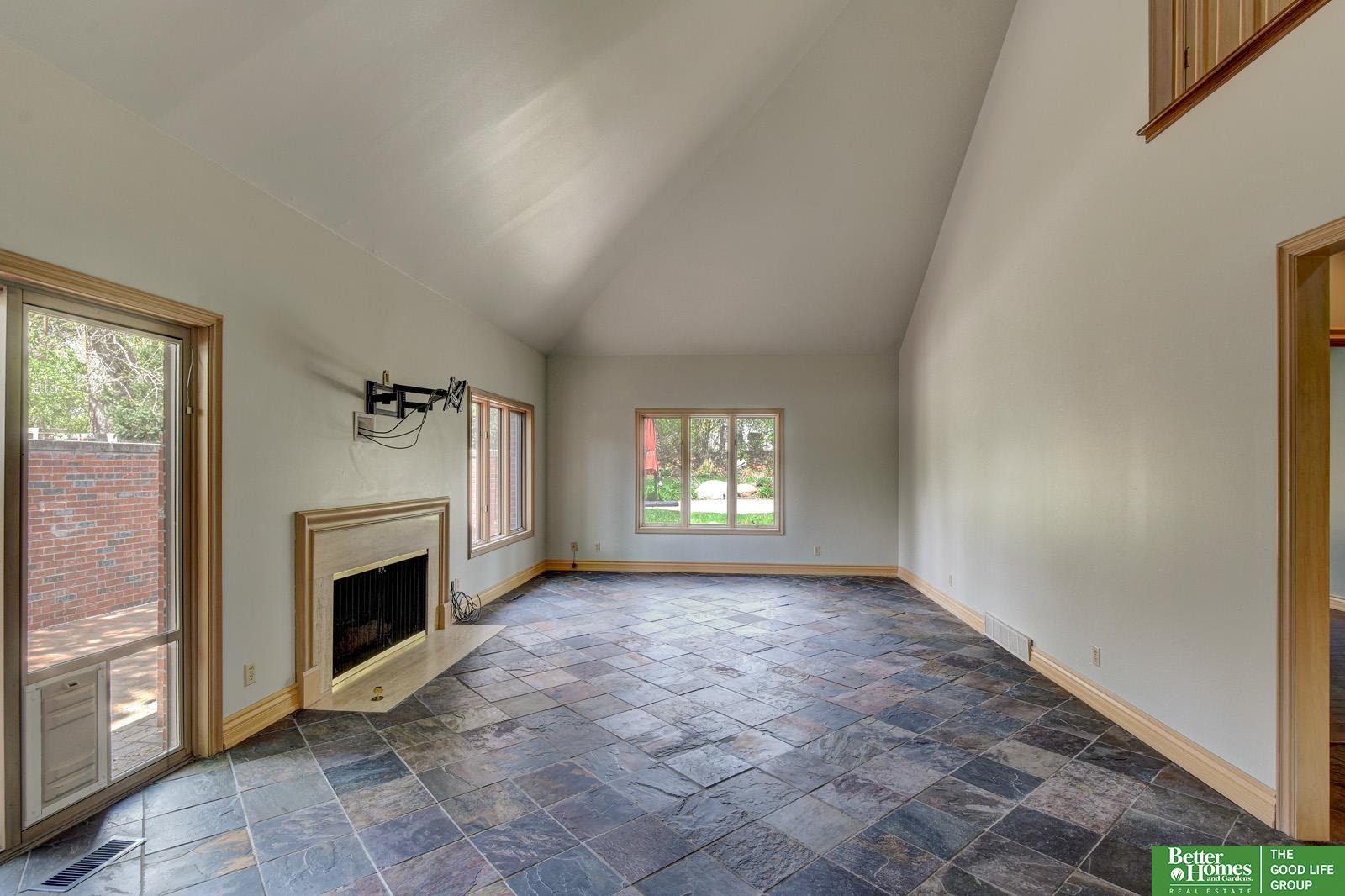 8914 Douglas Court