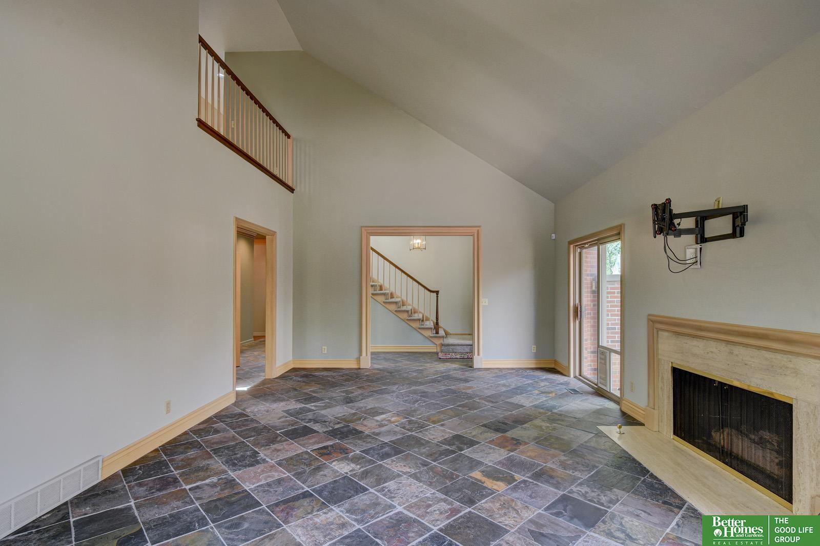 8914 Douglas Court
