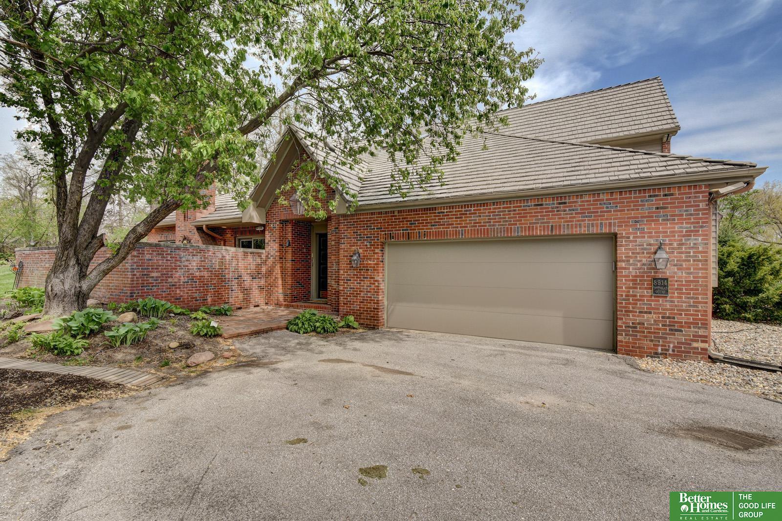 8914 Douglas Court
