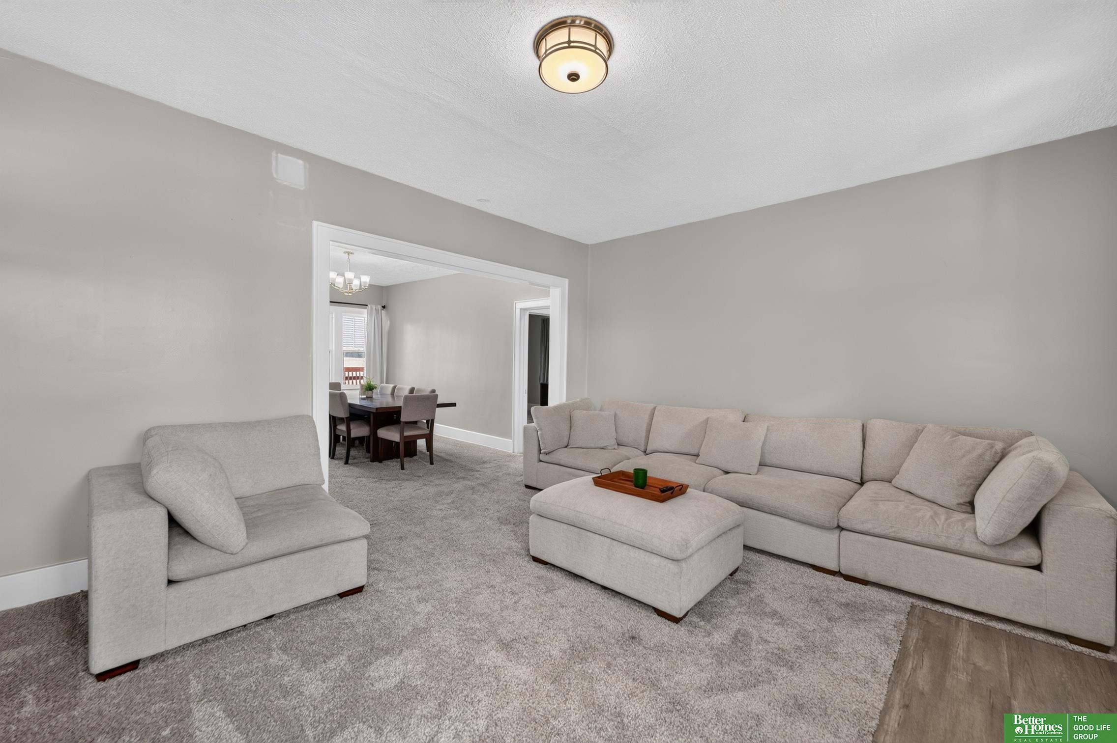 2370 Fontenelle Boulevard