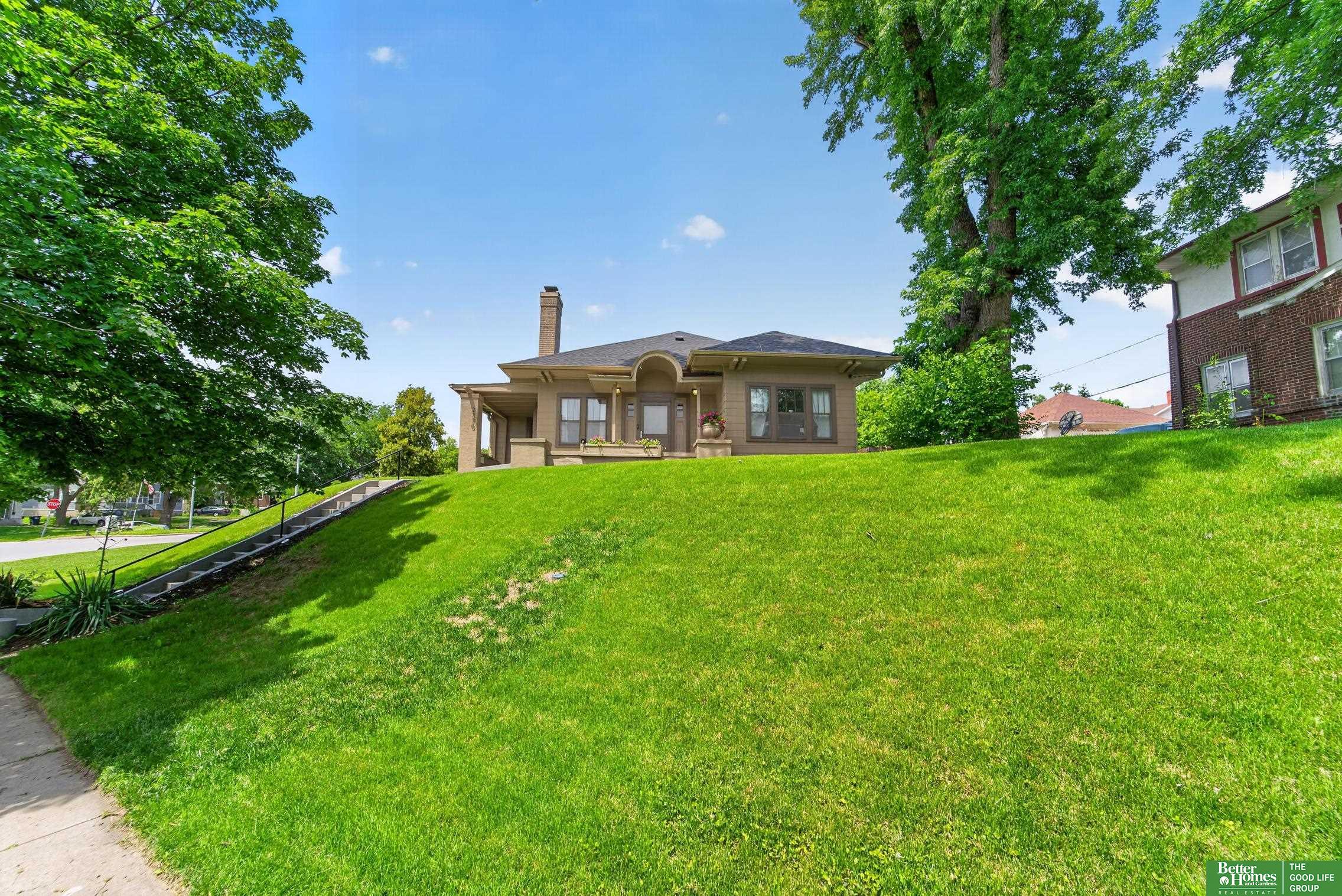 2370 Fontenelle Boulevard