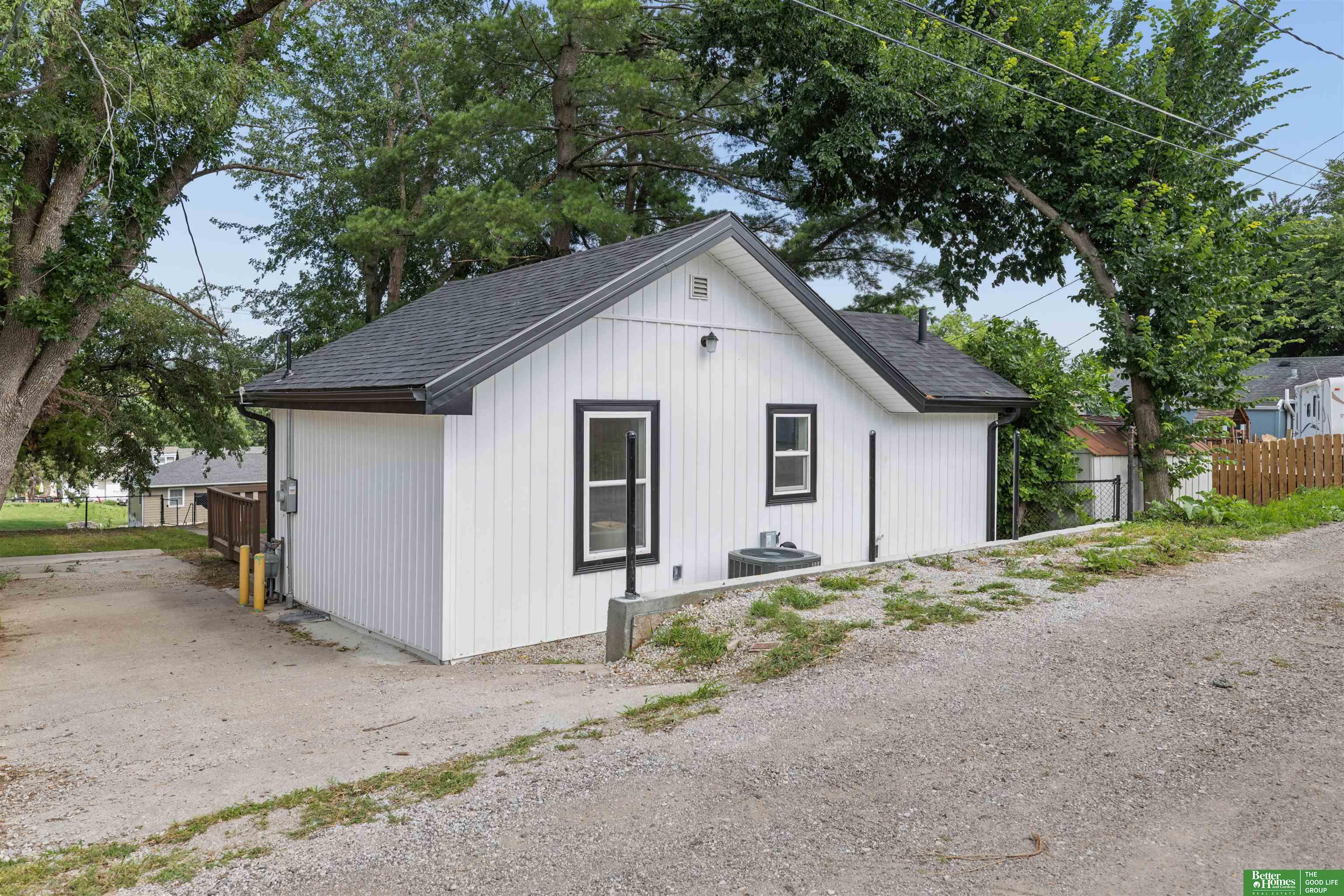 2210 N 60 Street