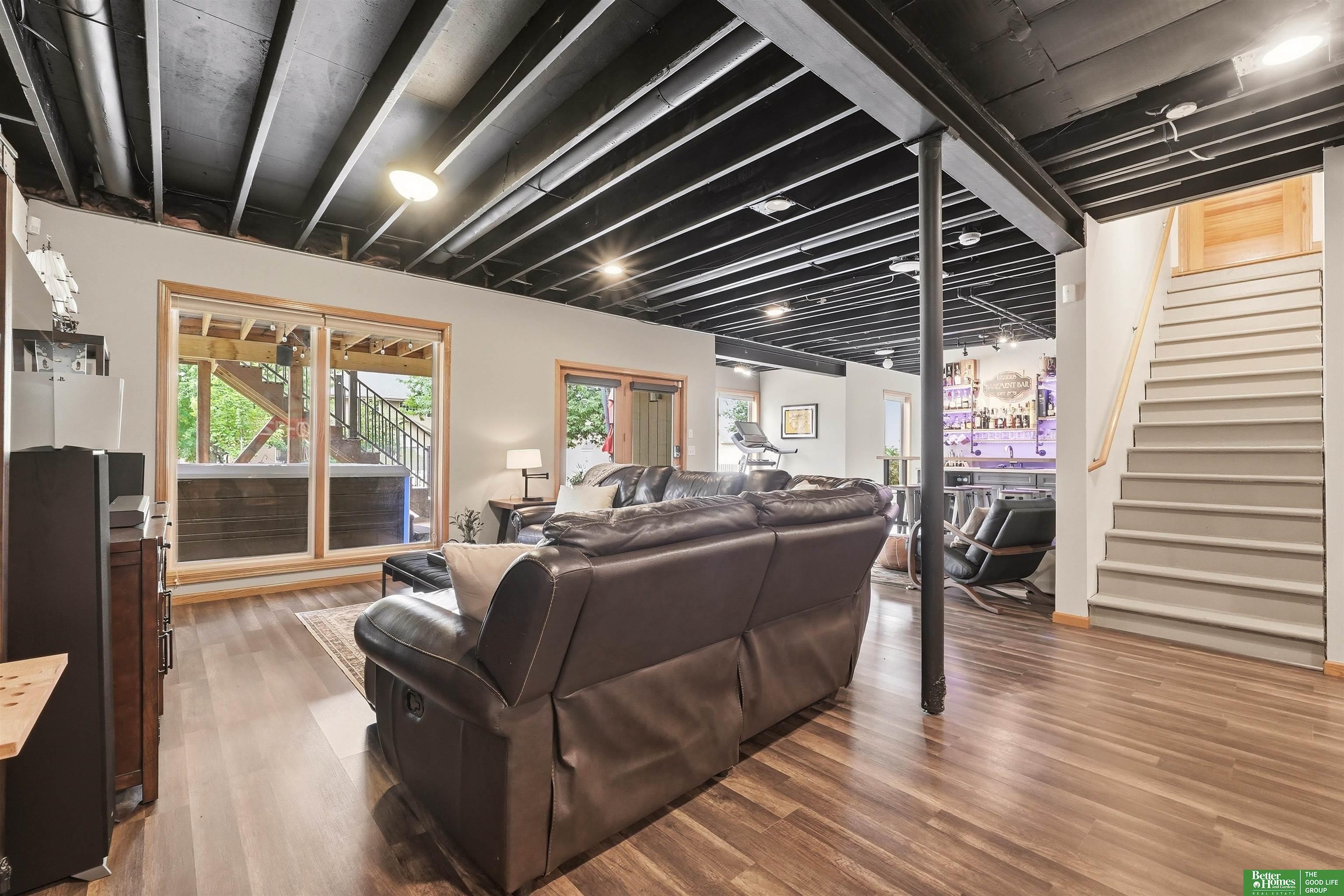 1910 greyson Drive