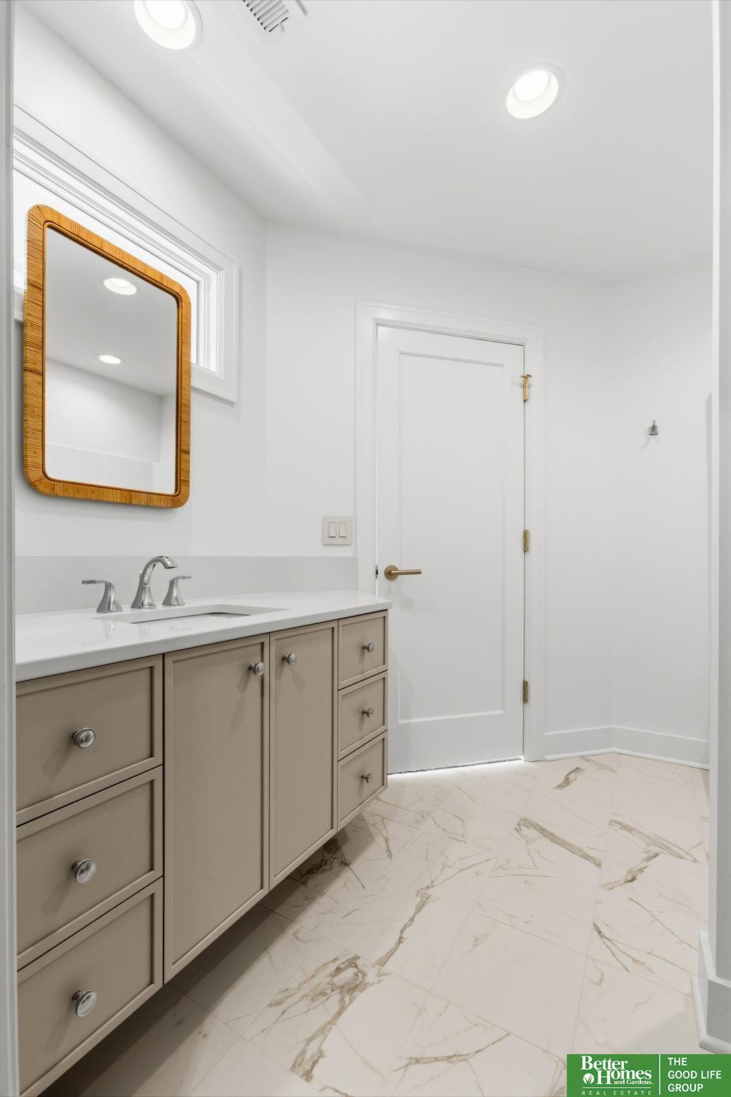 25016 Emile Circle