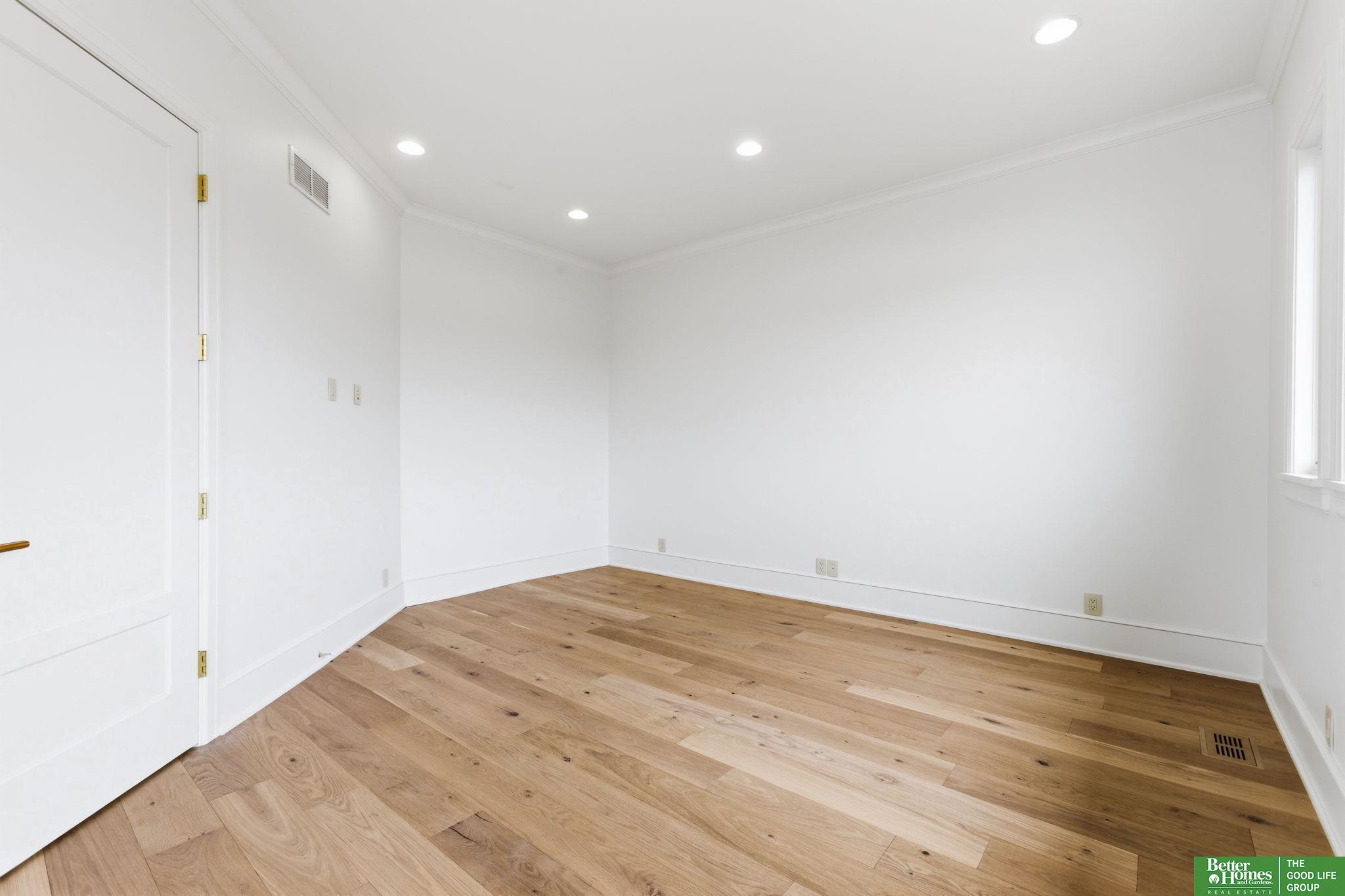 25016 Emile Circle