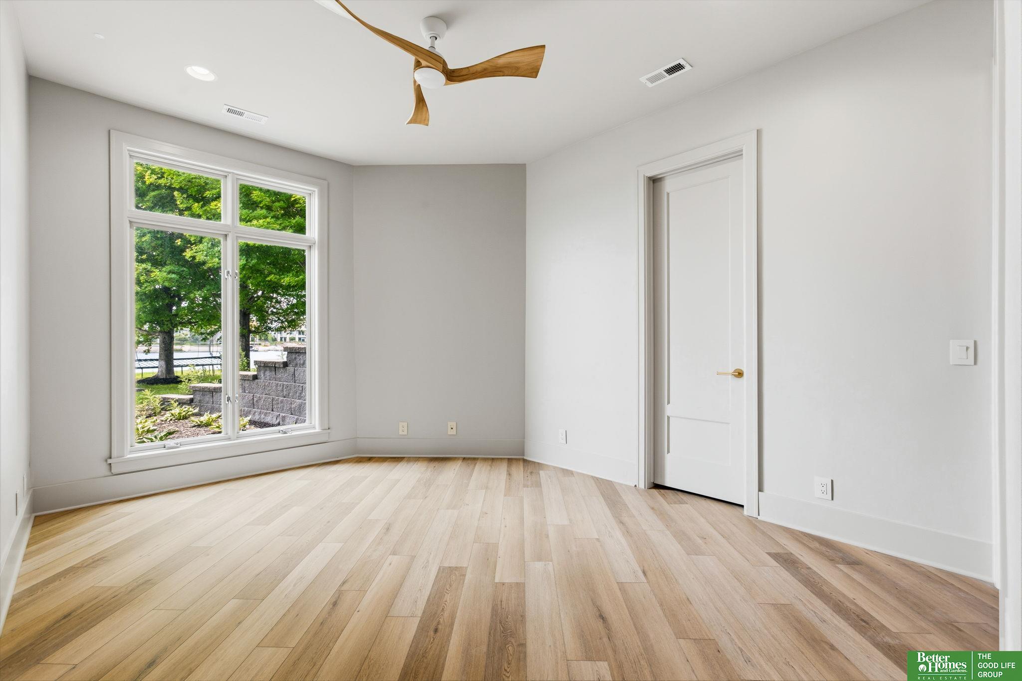 25016 Emile Circle