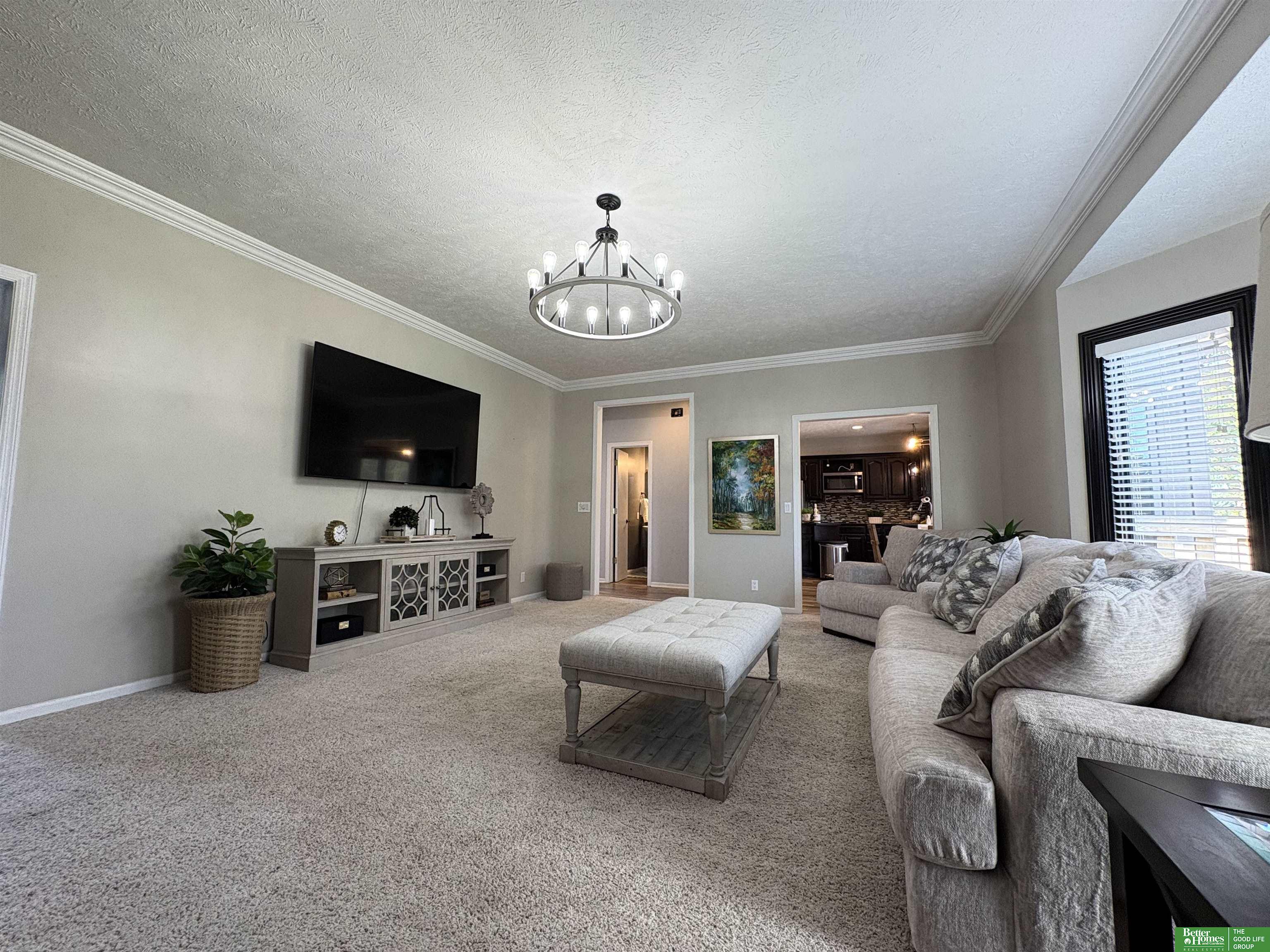 16827 O Circle