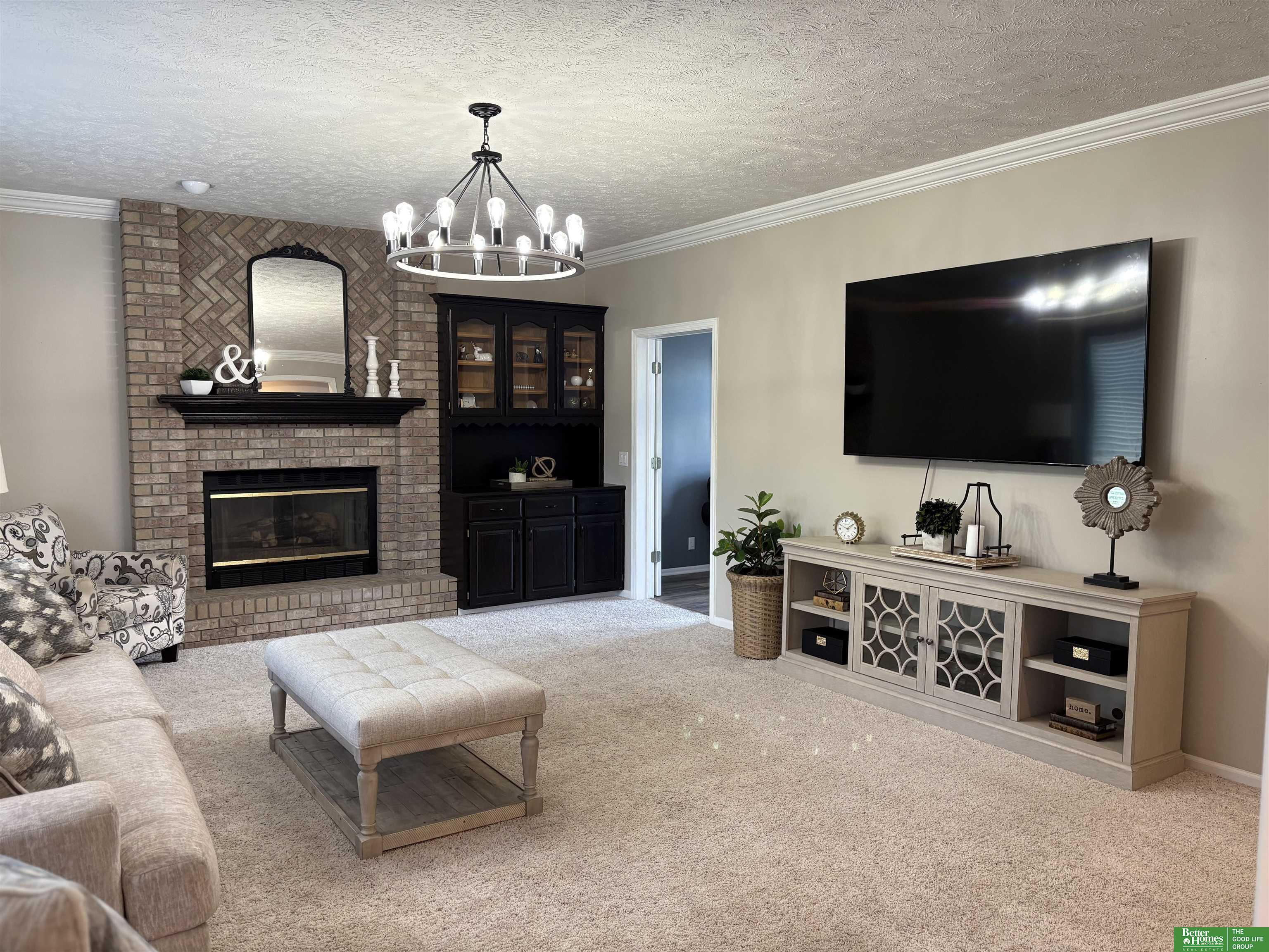 16827 O Circle
