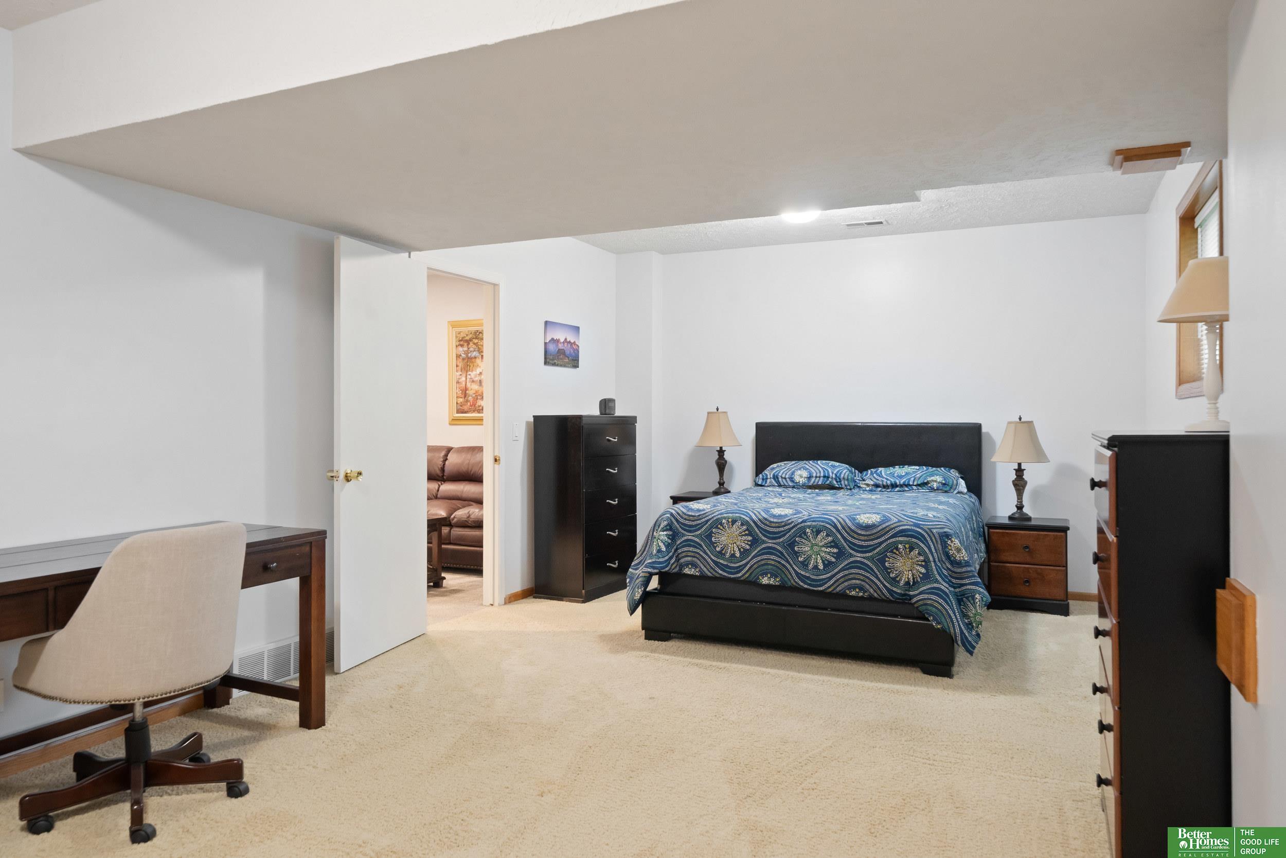 16827 O Circle
