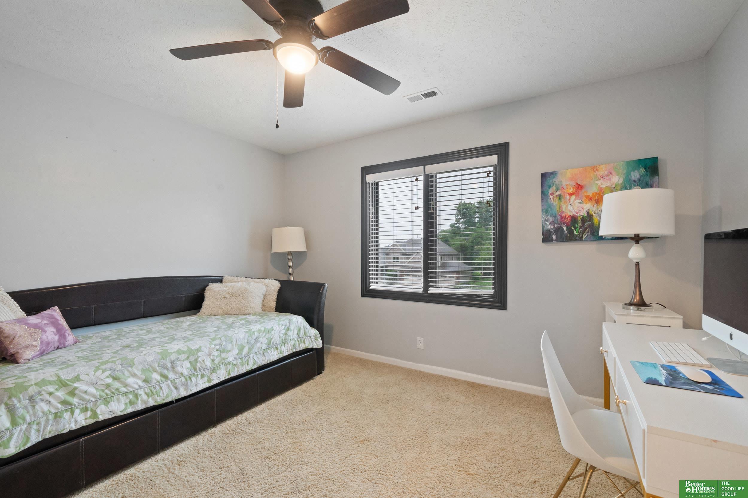 16827 O Circle