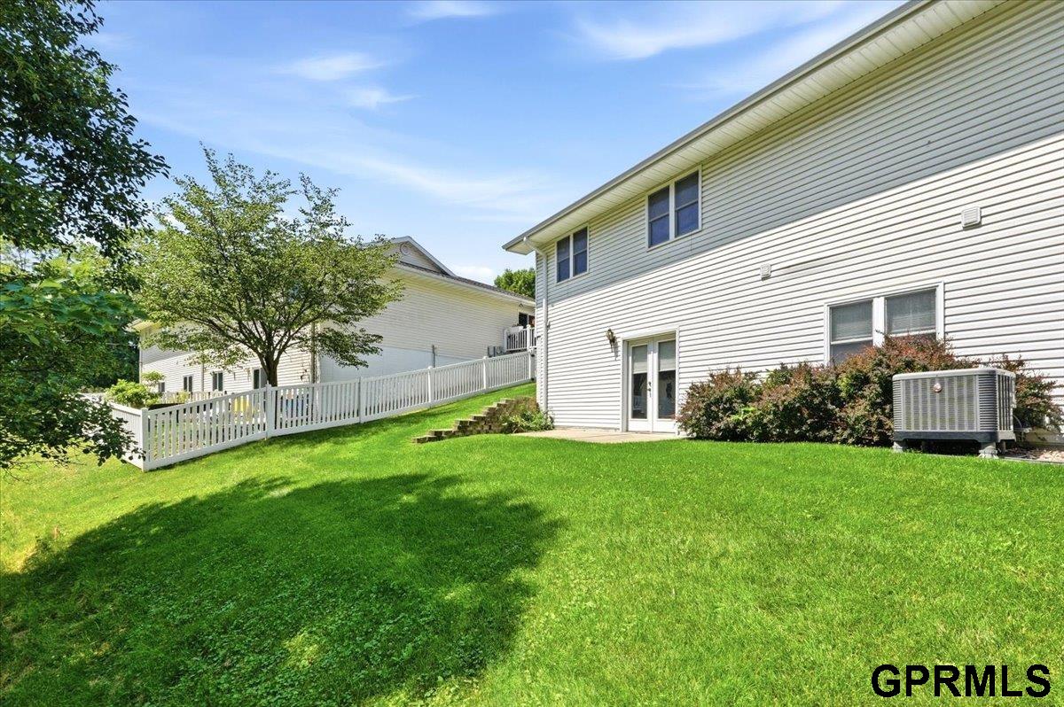105 E Deer Lane