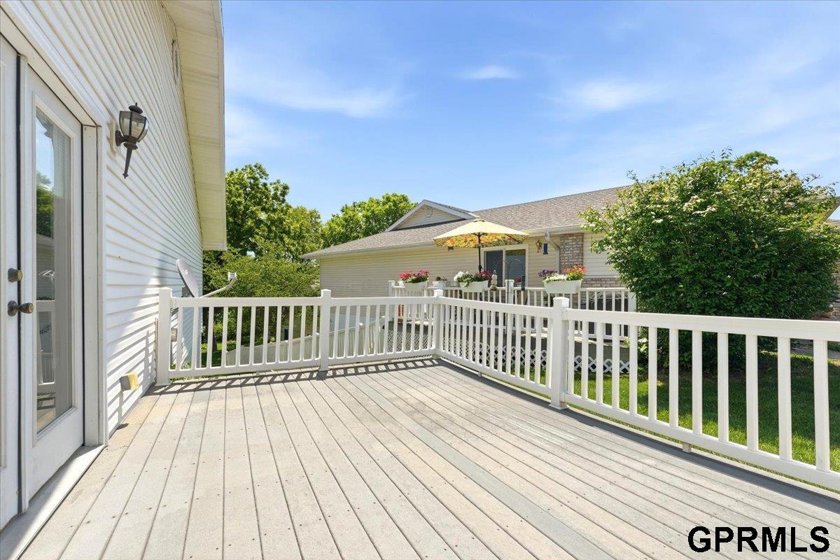105 E Deer Lane